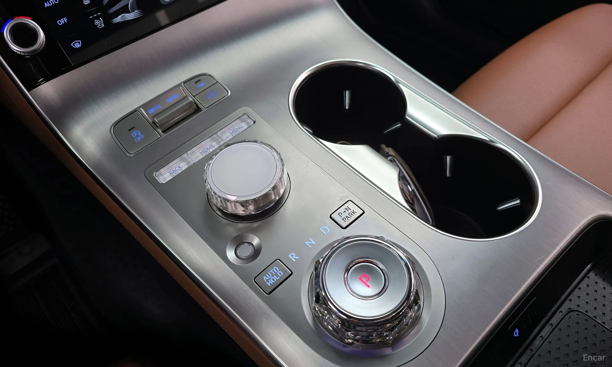 Genesis GV70 превью 9