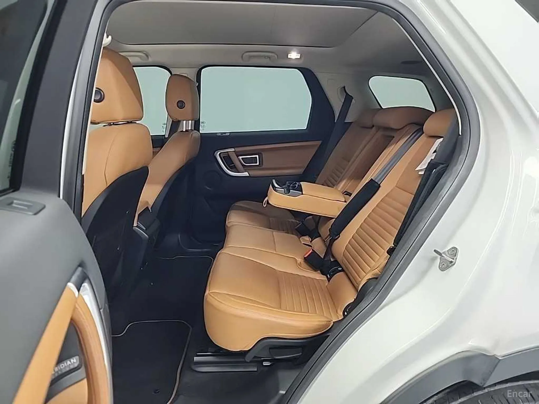 Land Rover Discovery Sports превью 12