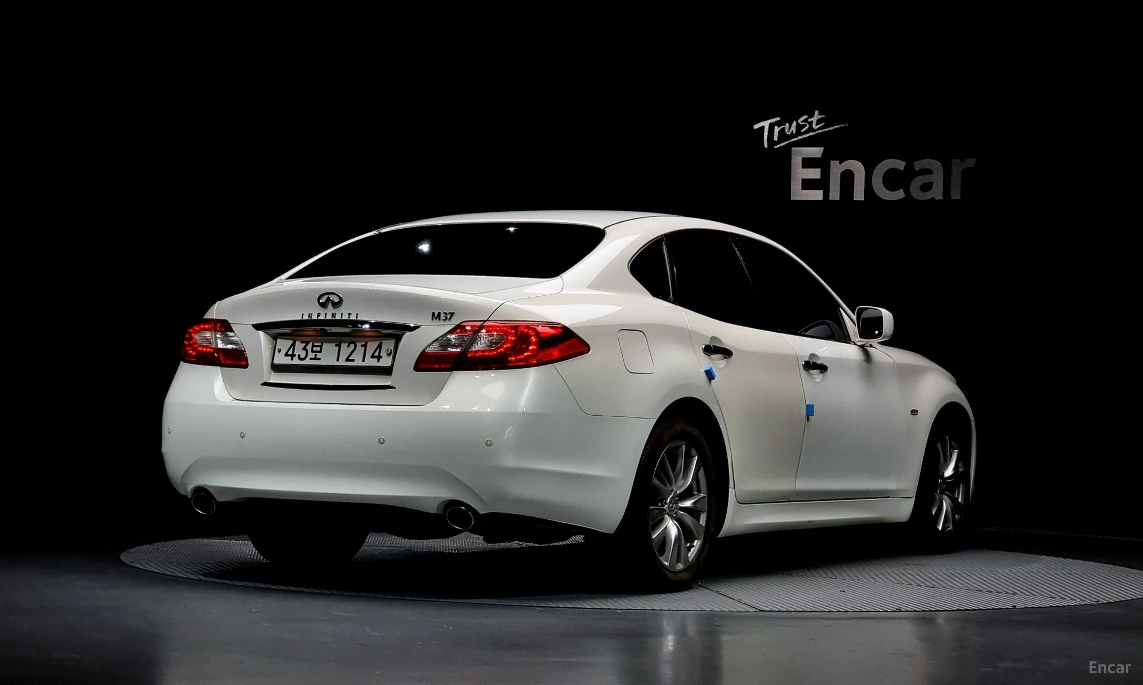 Infiniti M37