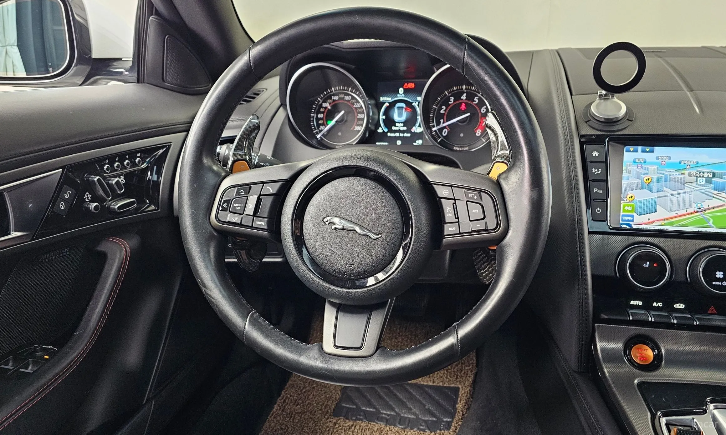 Jaguar F-TYPE превью 13