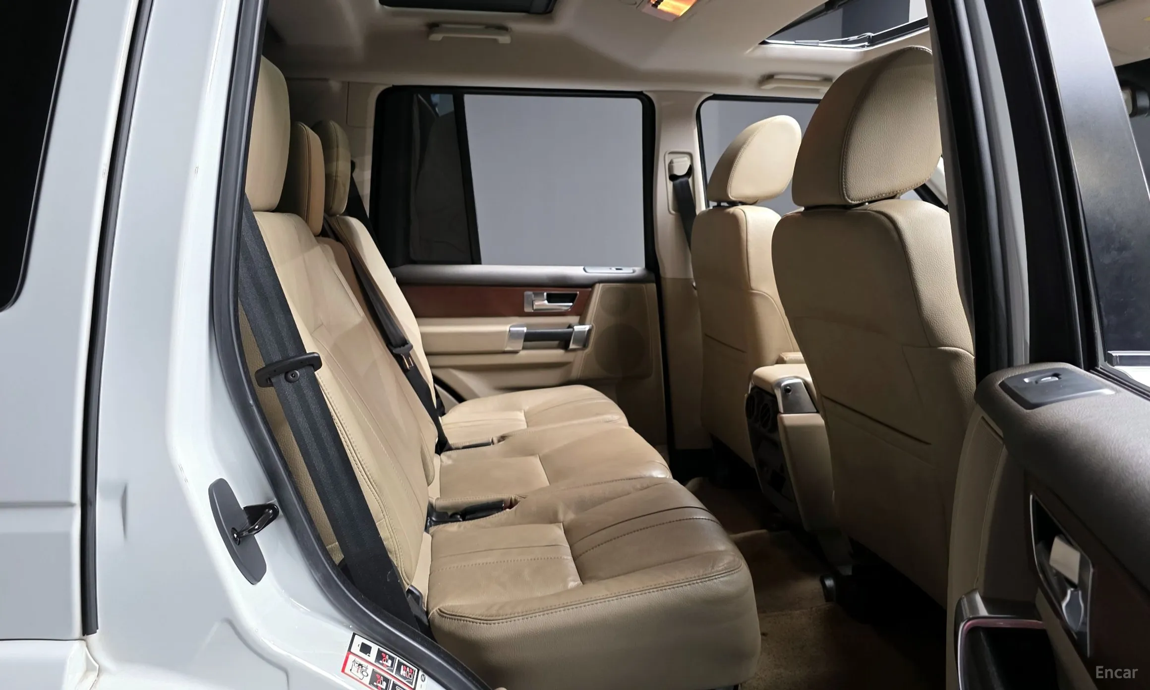 Land Rover Discovery 4 превью 12