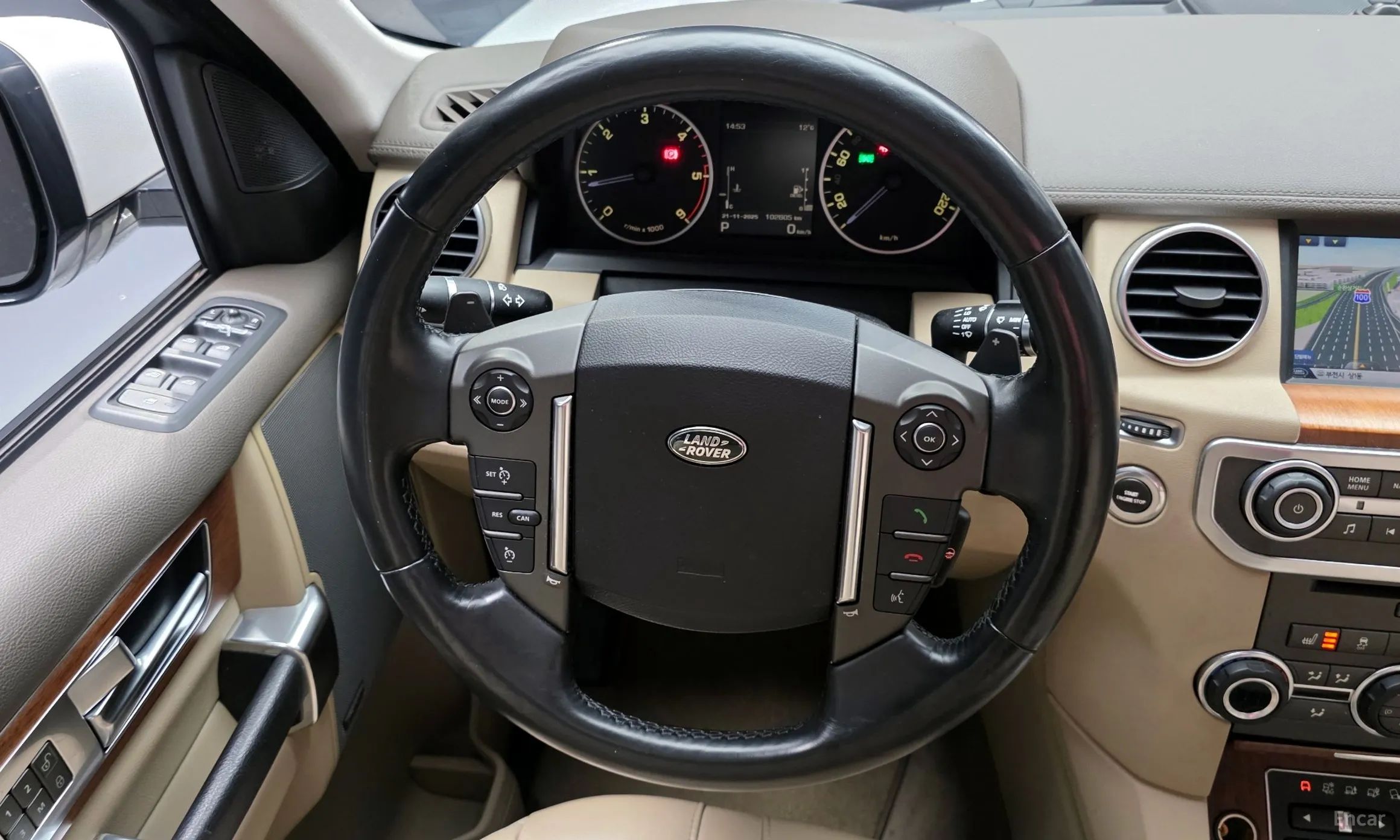Land Rover Discovery 4 превью 13