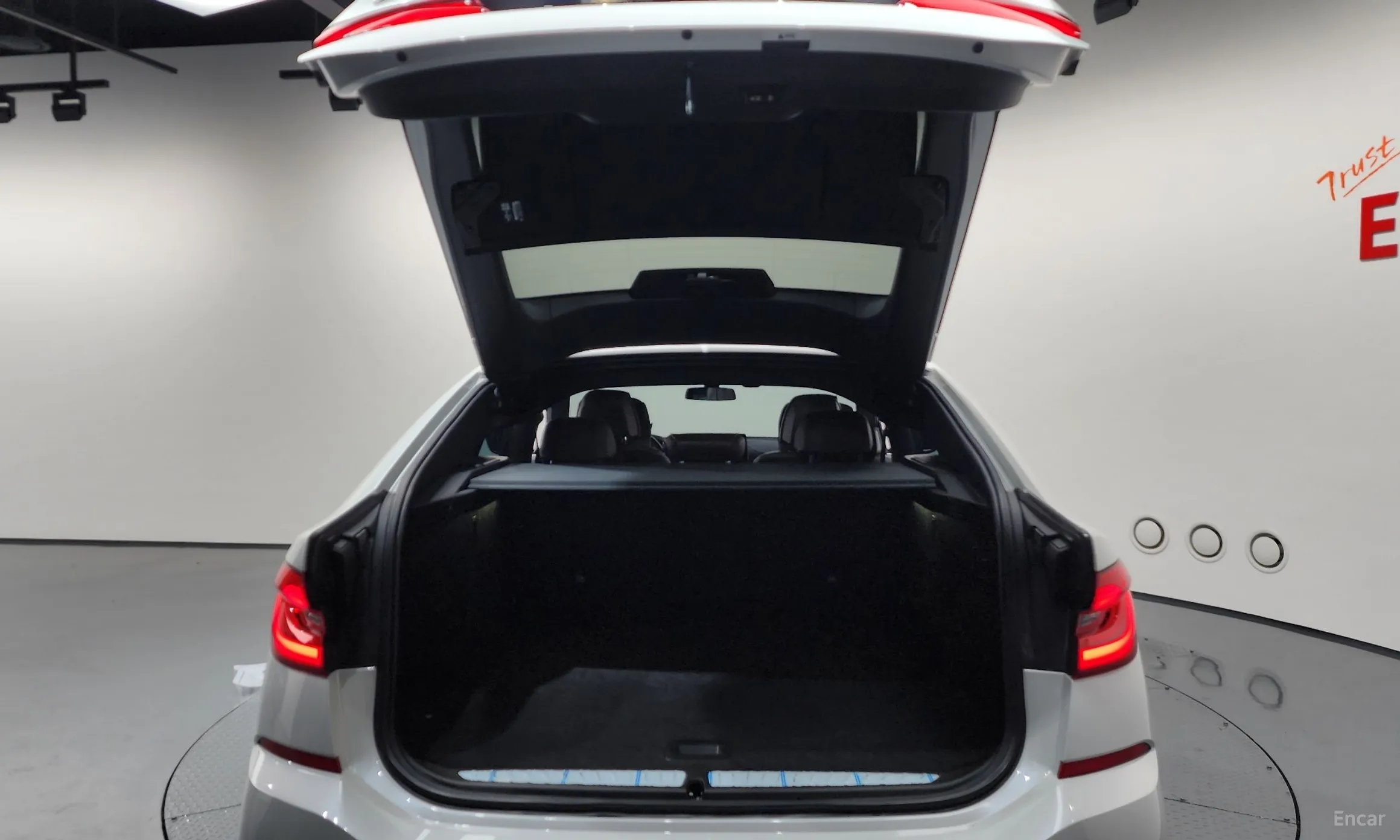 BMW 6-Series GT (G32) превью 20