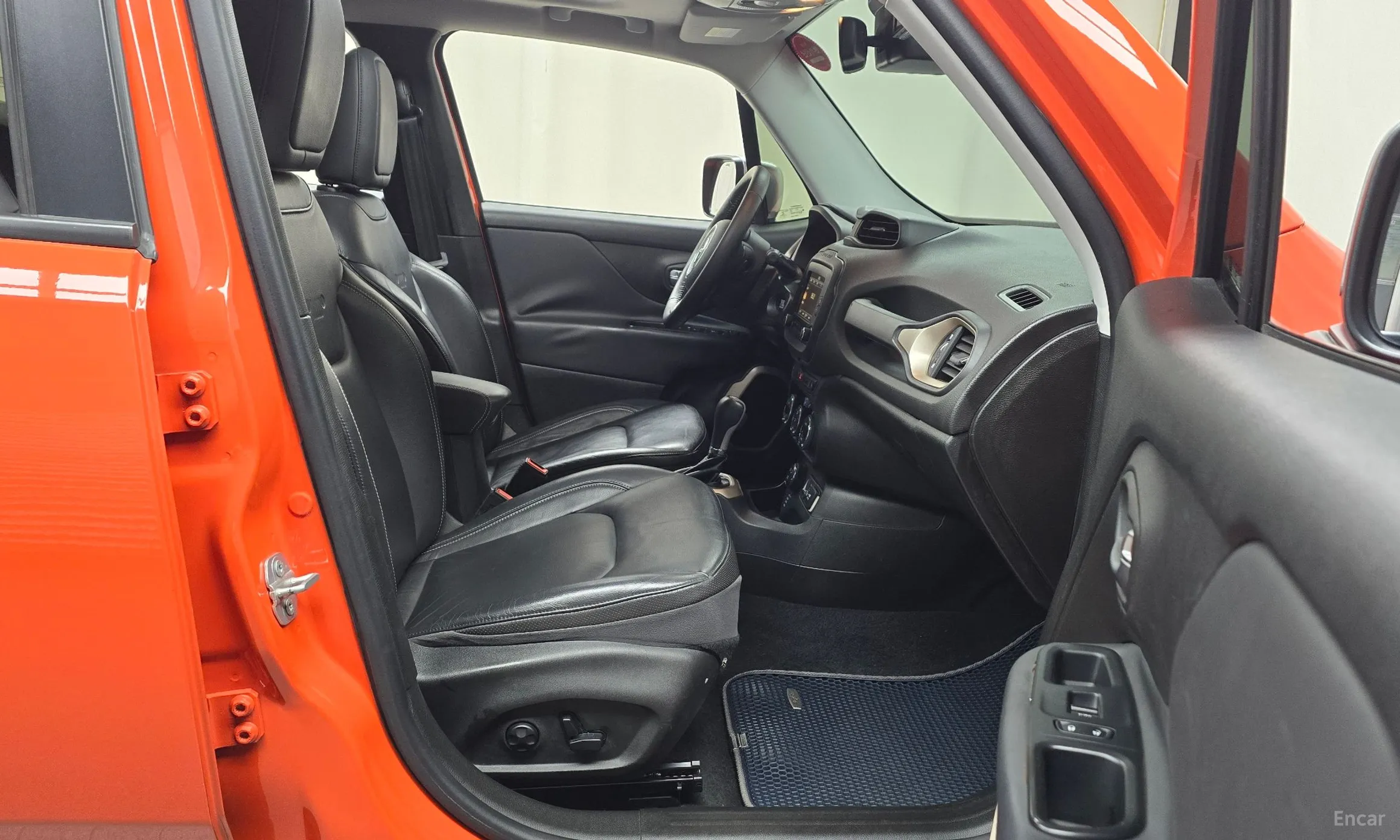 Jeep Renegade превью 10