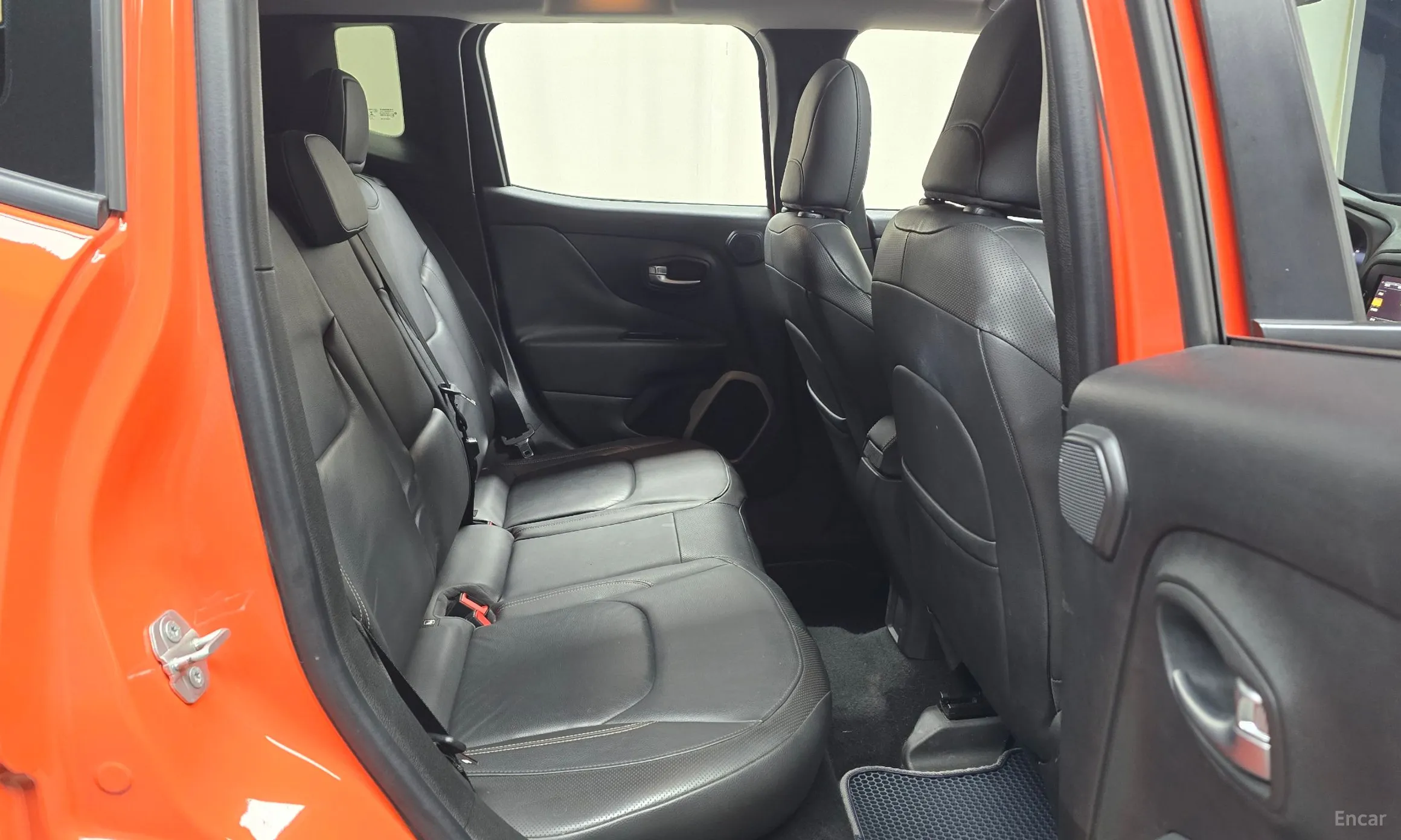 Jeep Renegade превью 12