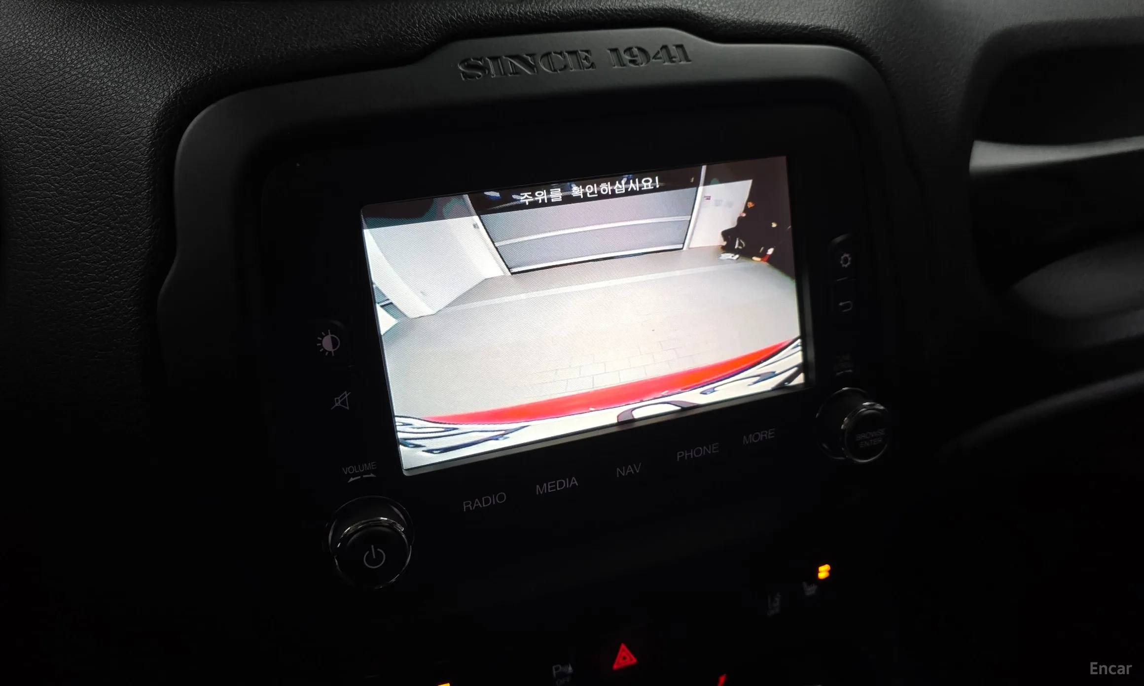 Jeep Renegade превью 15