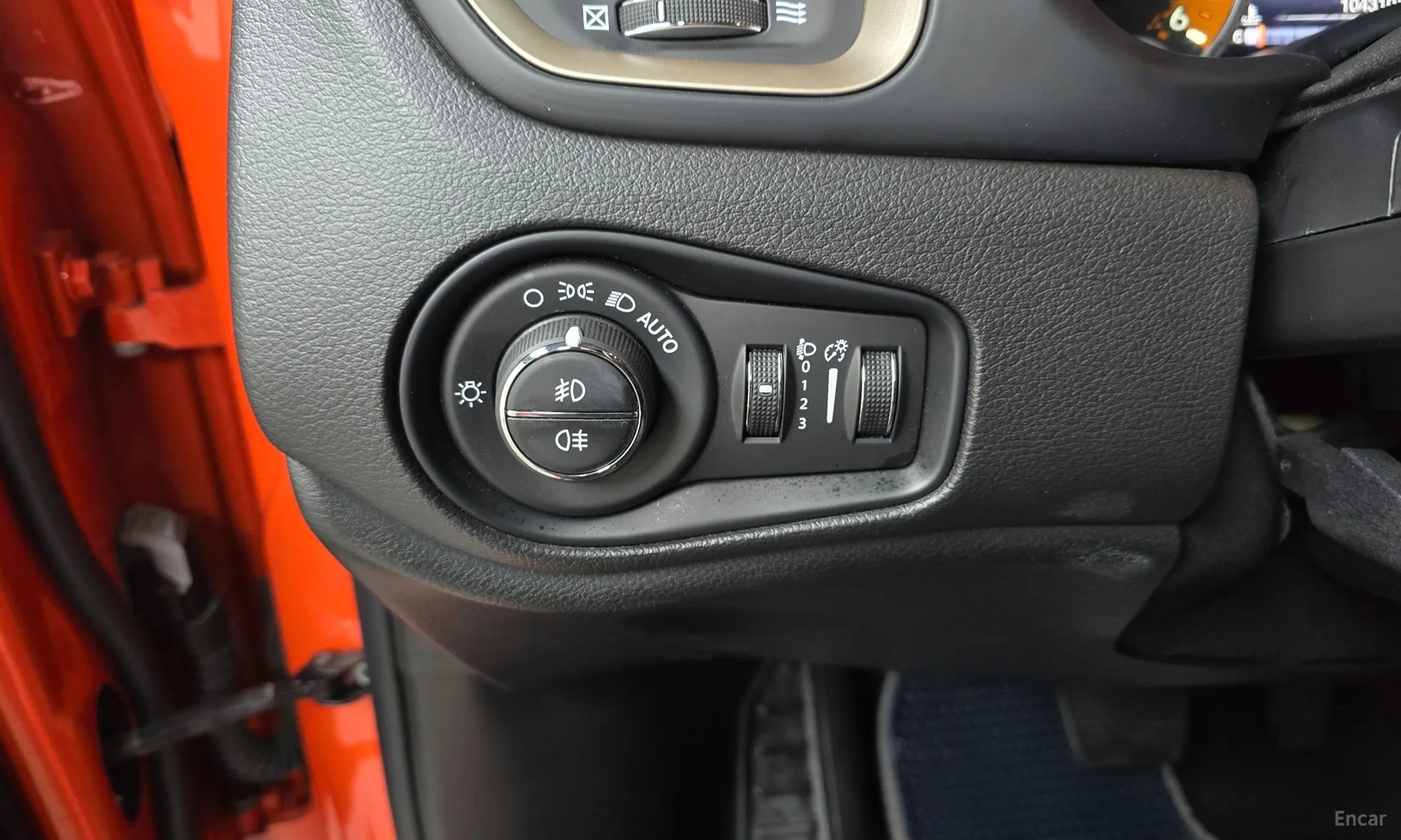 Jeep Renegade превью 18