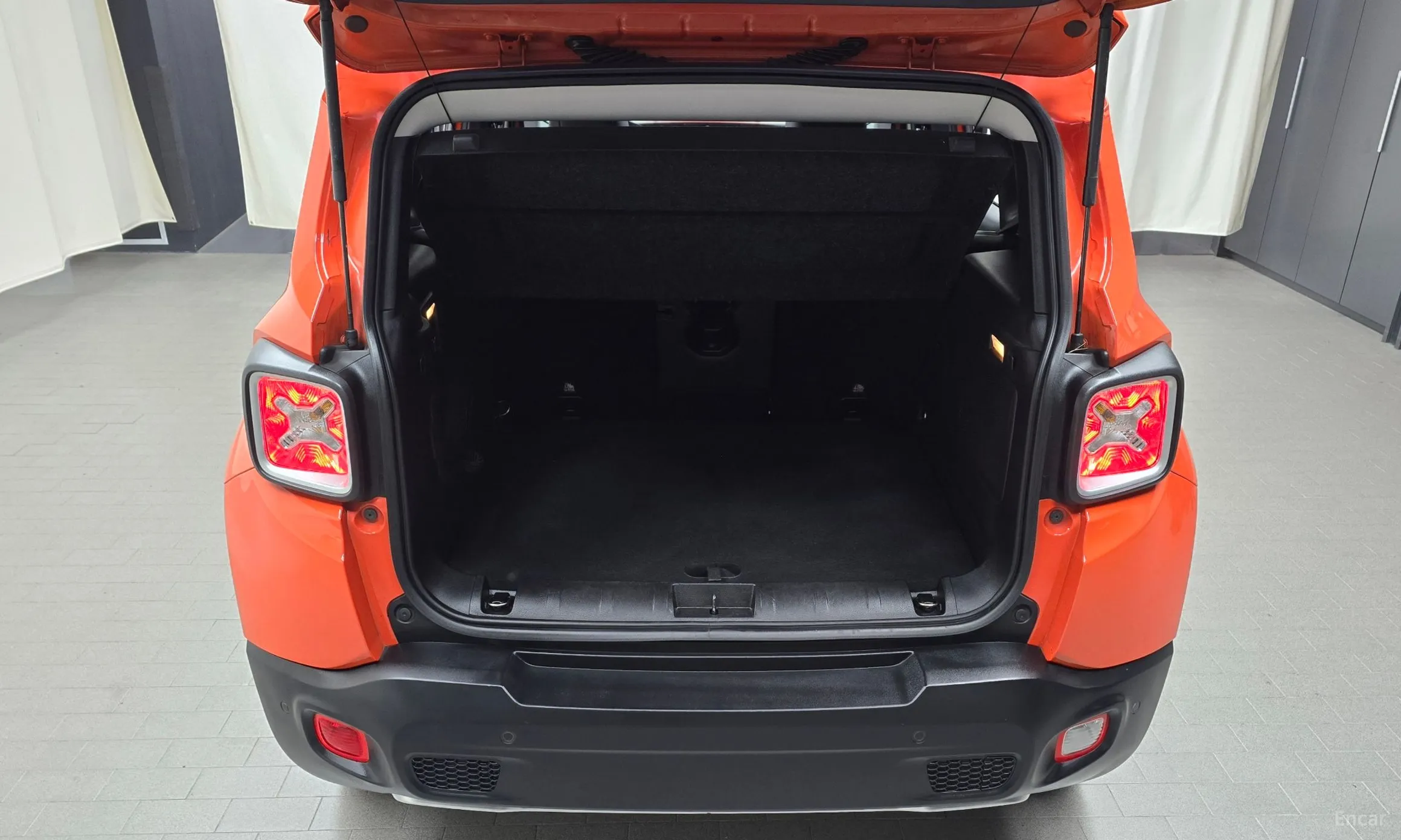 Jeep Renegade превью 20