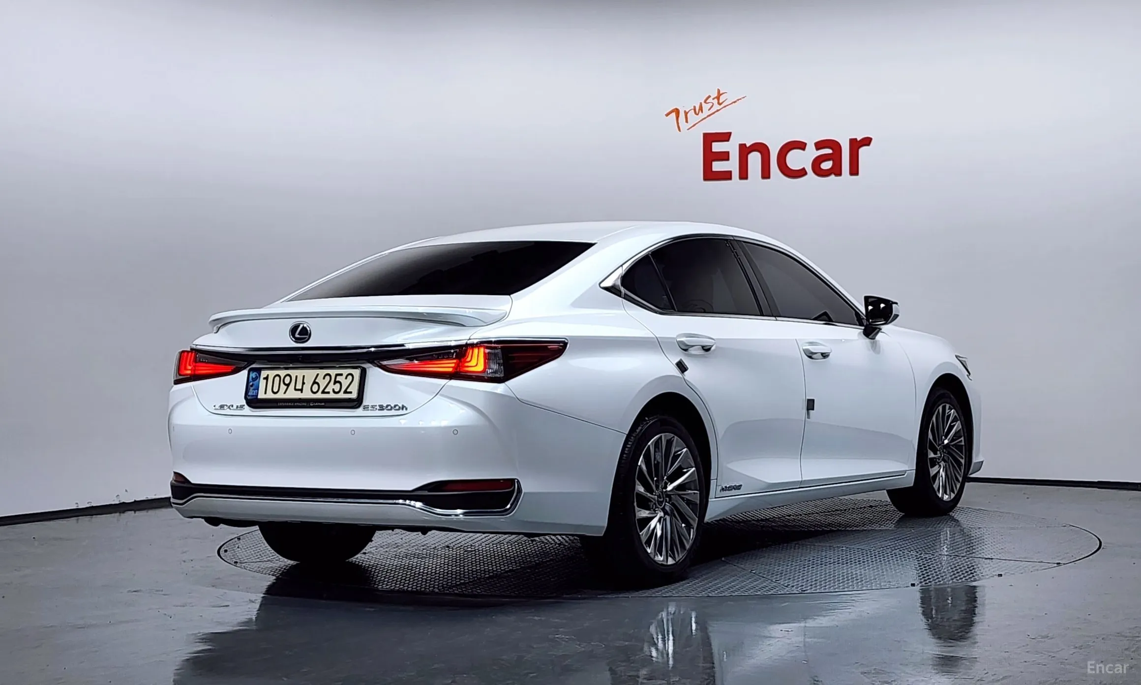 Lexus ES300h 7th Generation