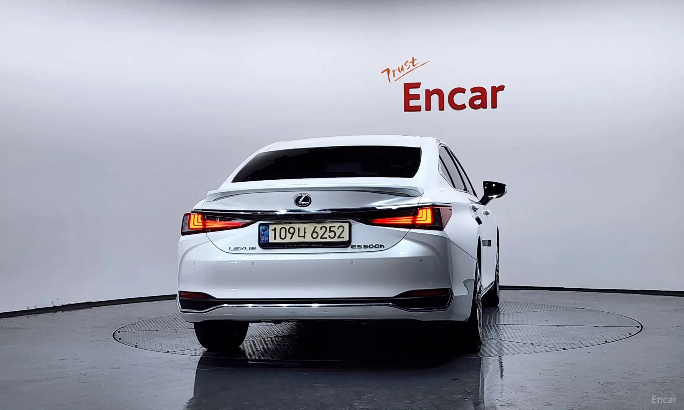 Lexus ES300h 7th Generation превью 4
