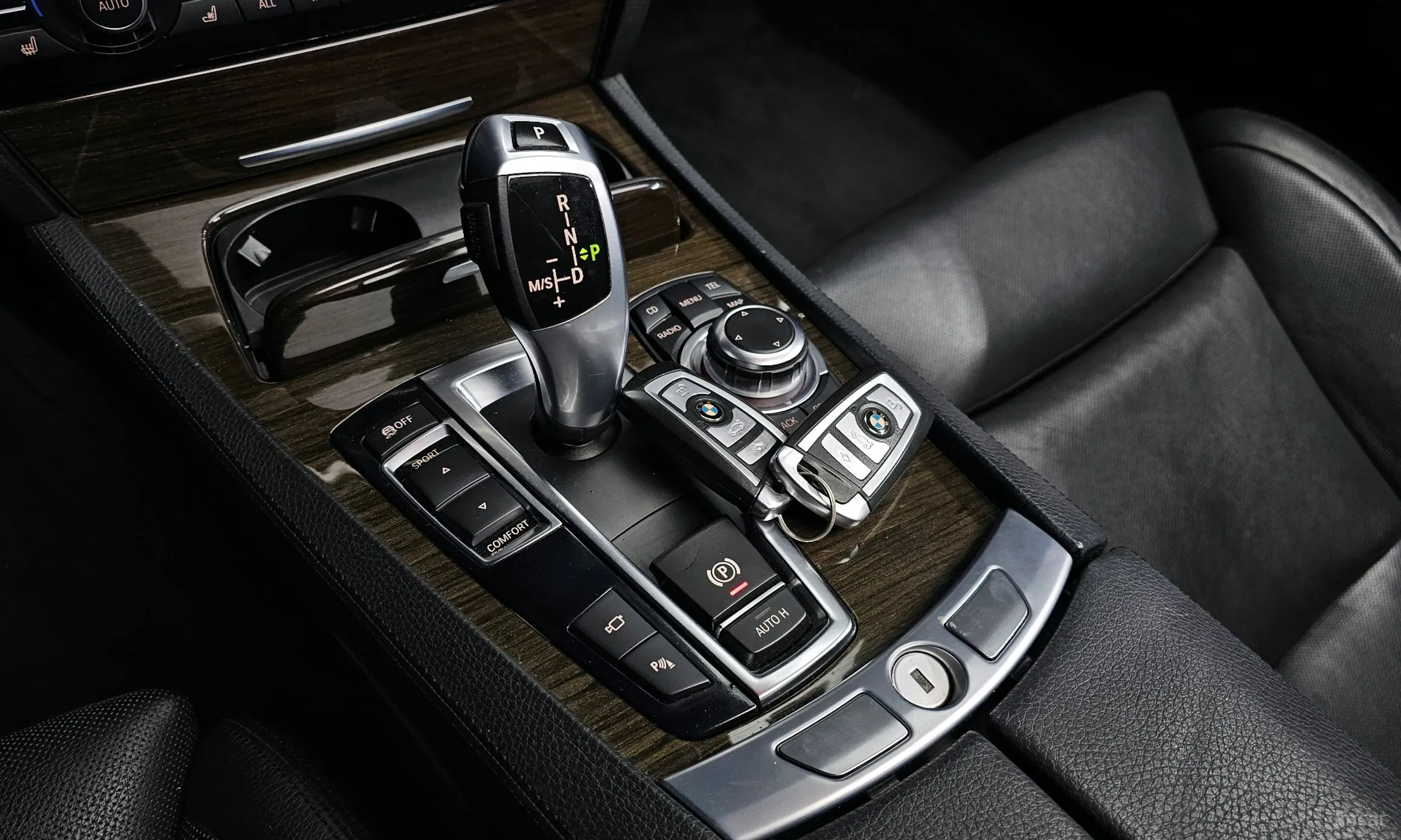 BMW 7 Series (F01) превью 9