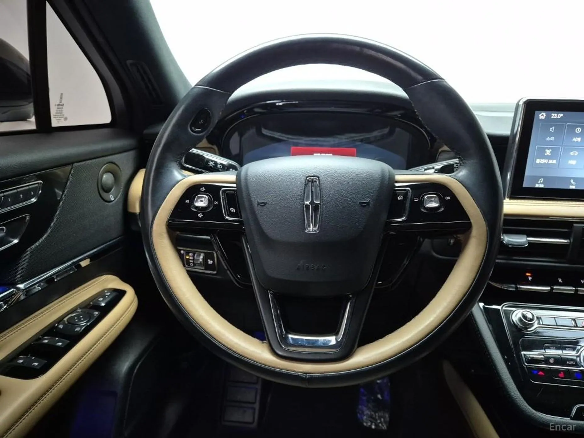 Lincoln Corsair превью 10