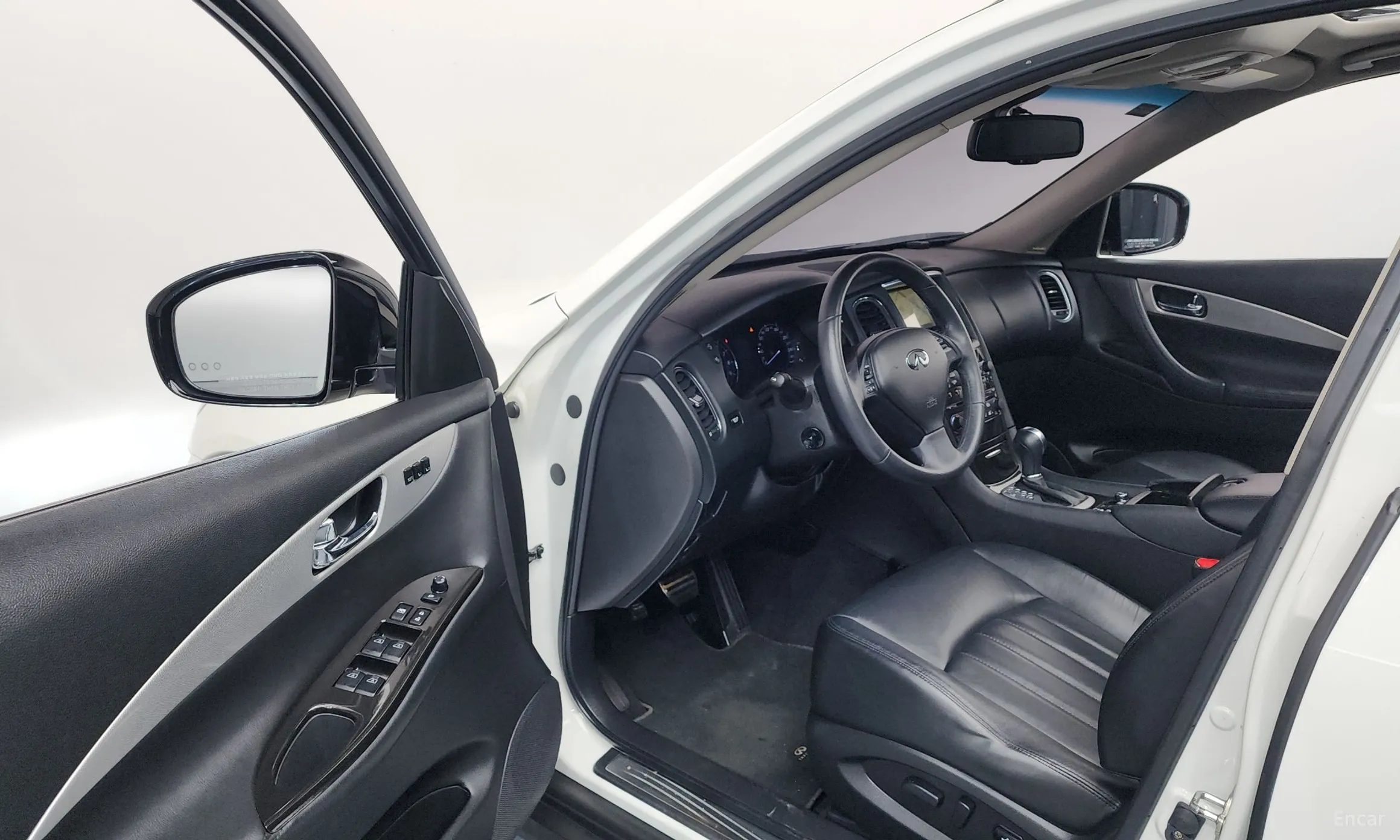 Infiniti QX50 превью 10