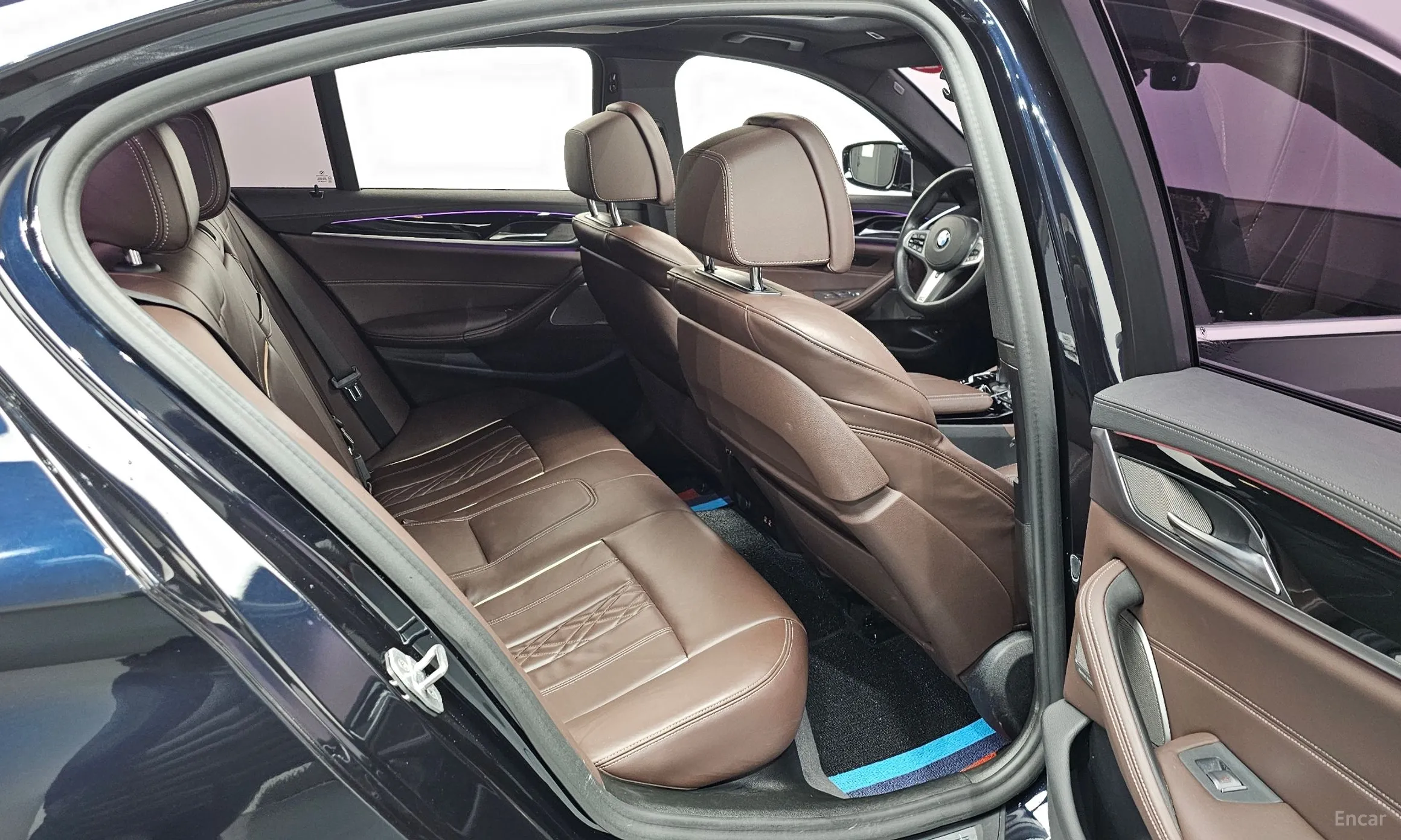 BMW 5 Series (G30) превью 12