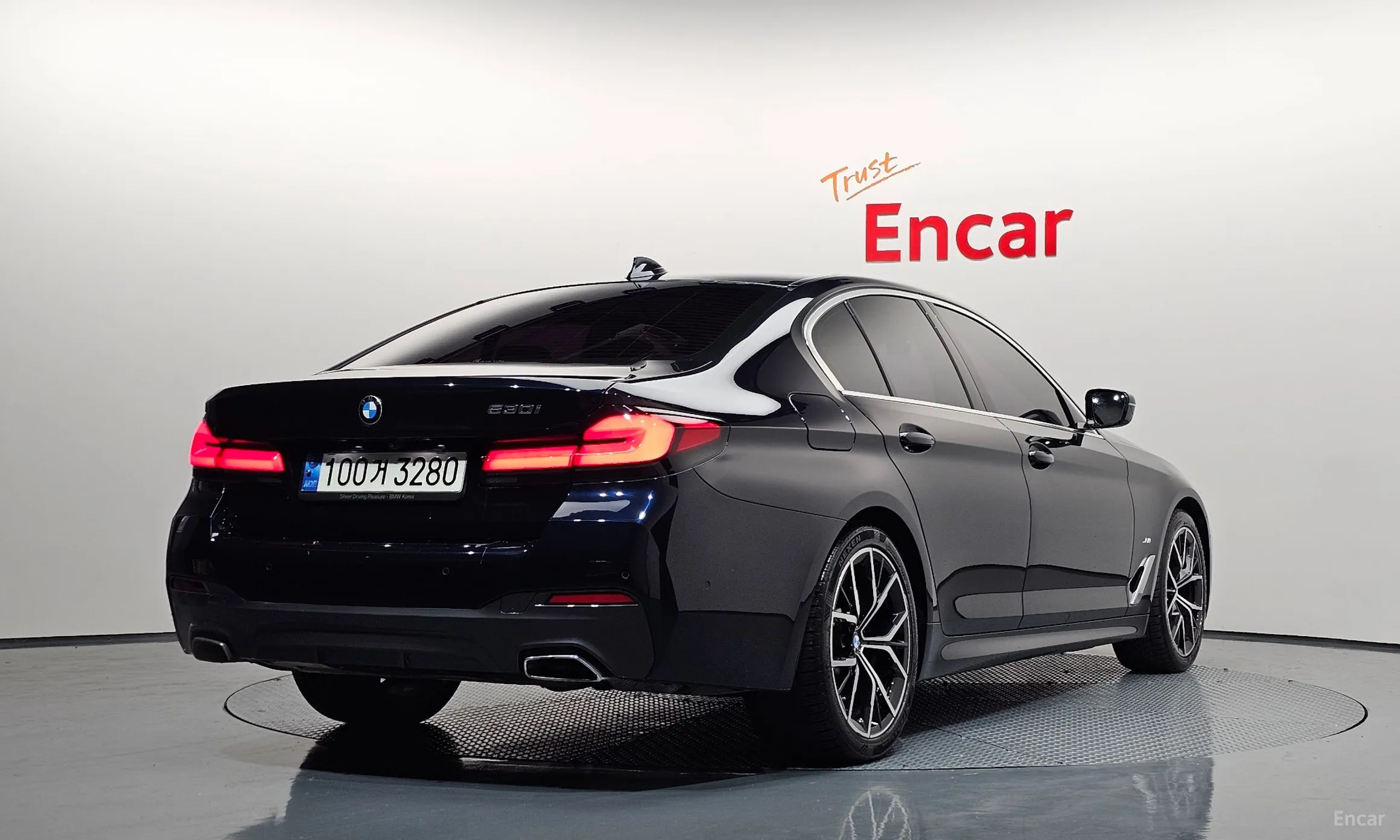 BMW 5 Series (G30) превью 2