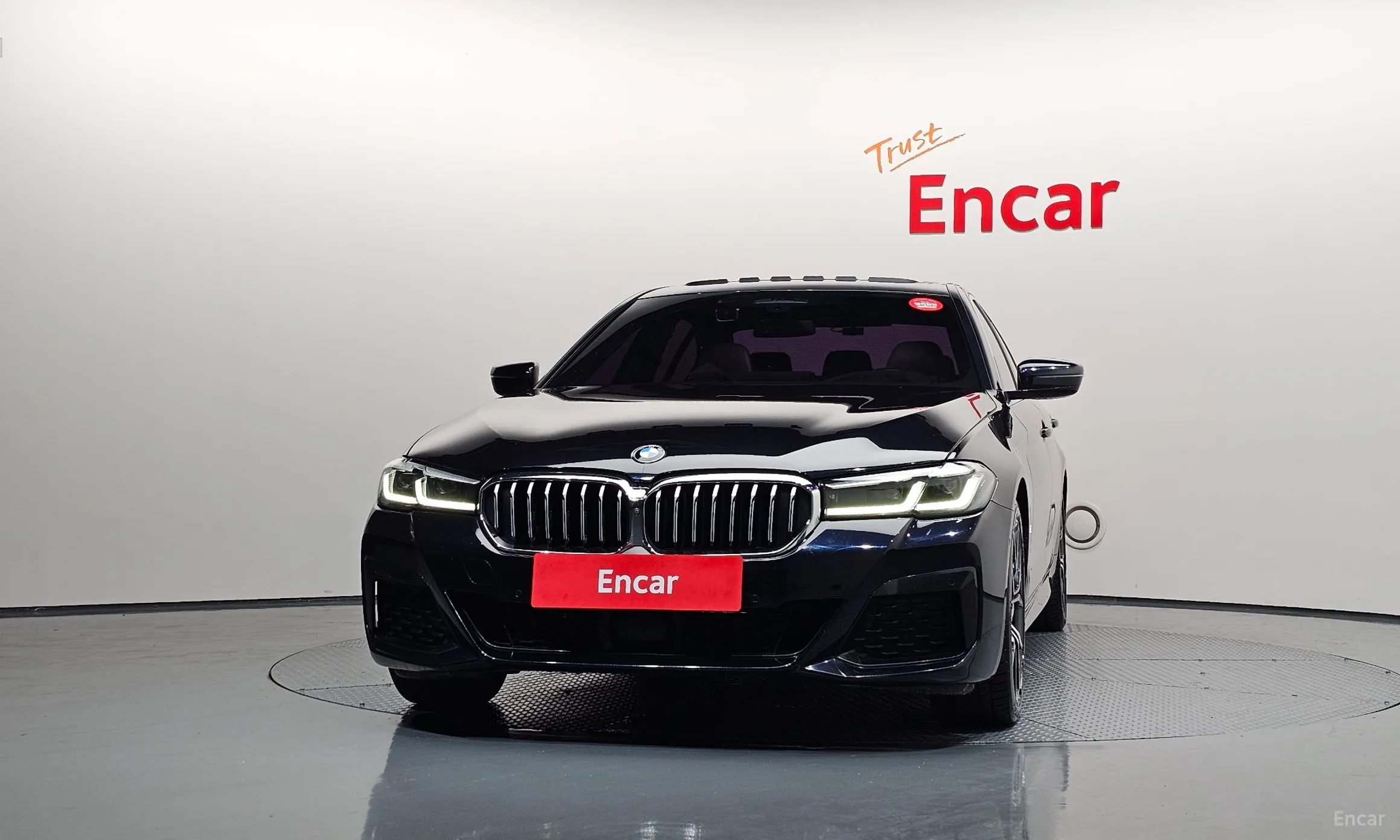 BMW 5 Series (G30) превью 3