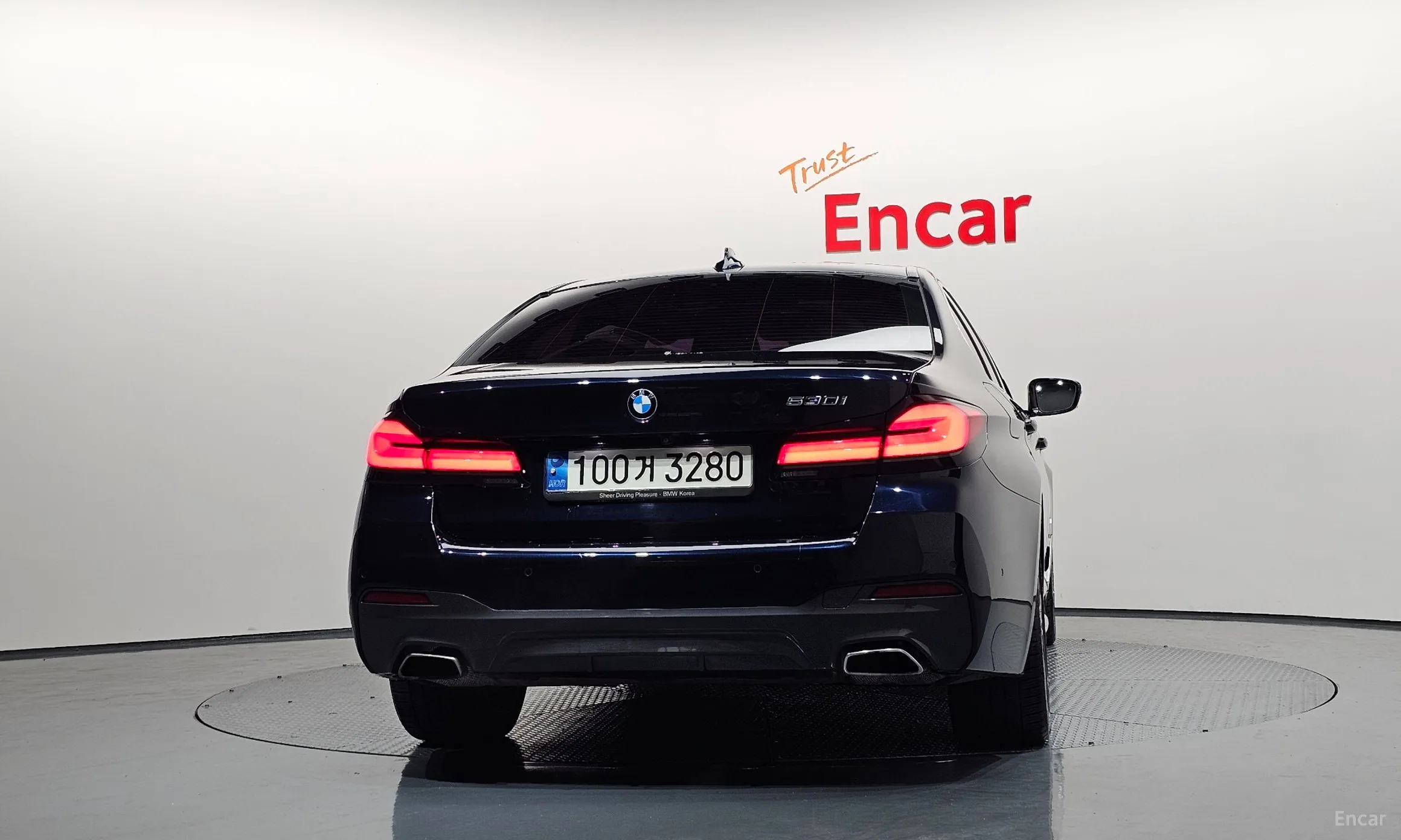 BMW 5 Series (G30) превью 4