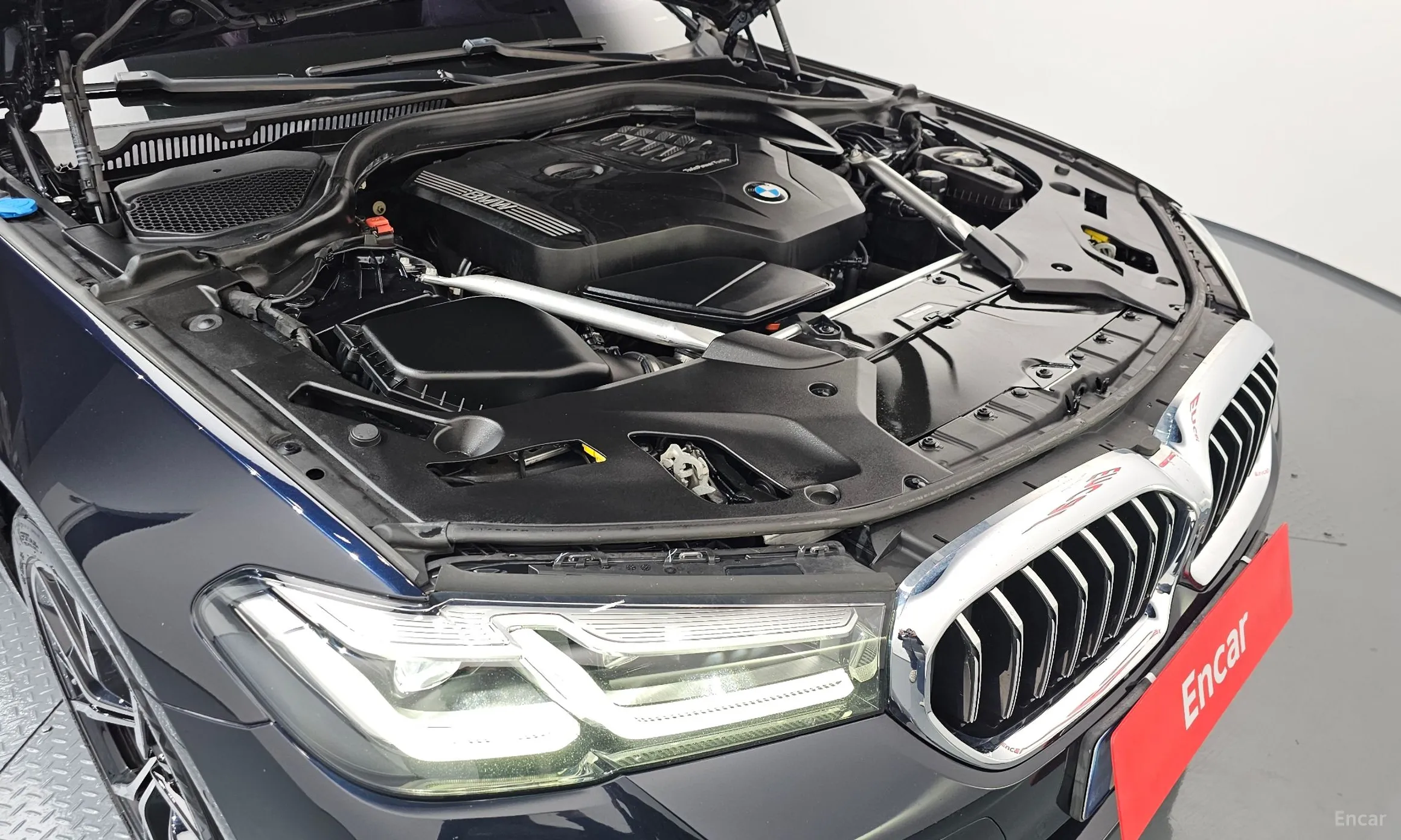 BMW 5 Series (G30) превью 6