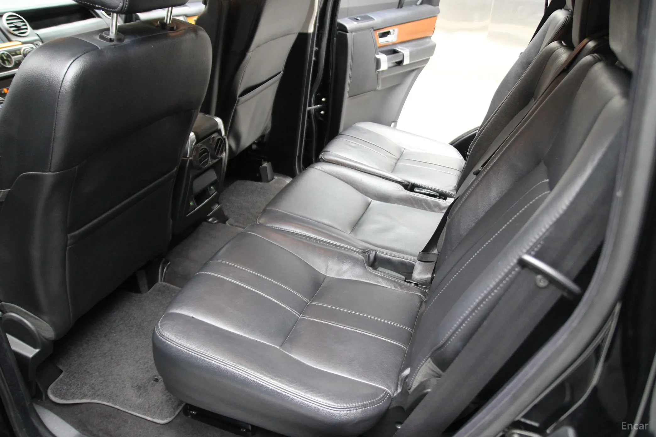 Land Rover Discovery 4 превью 12