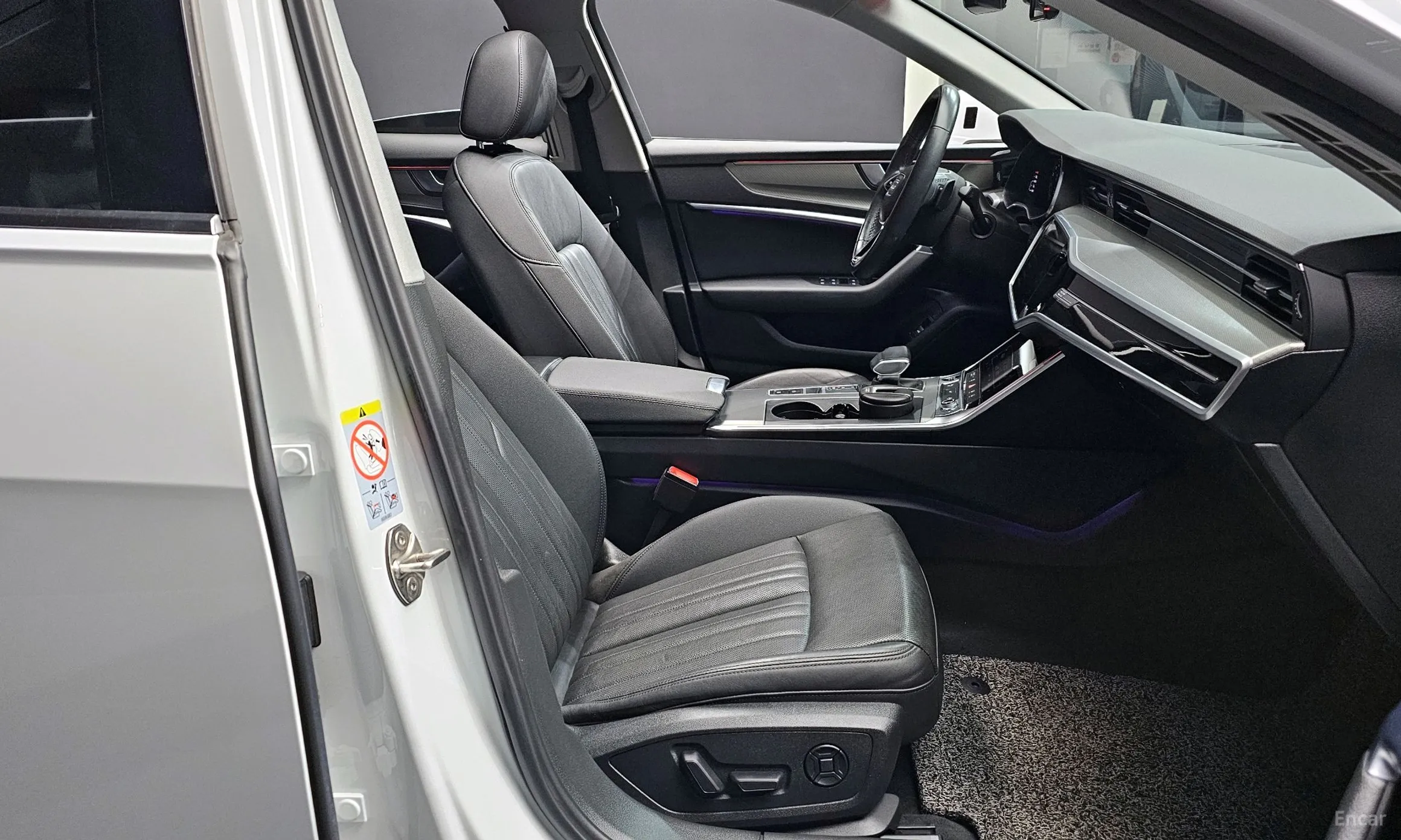 Audi A6 (C8) превью 10