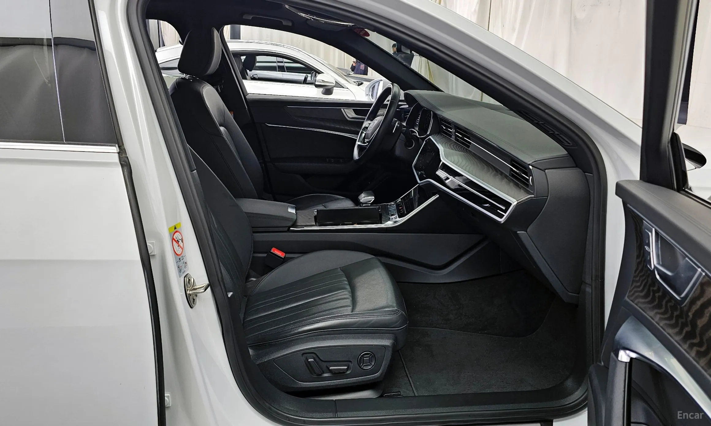 Audi A6 (C8) превью 11