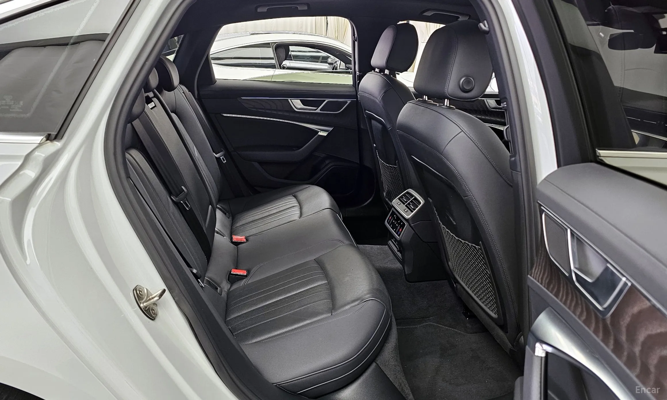 Audi A6 (C8) превью 12
