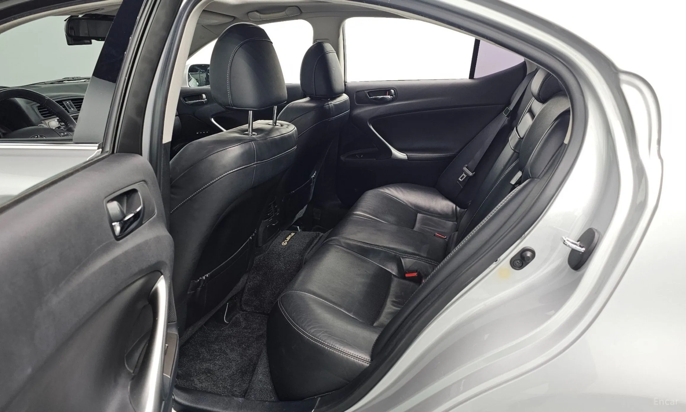 Lexus IS250 превью 12