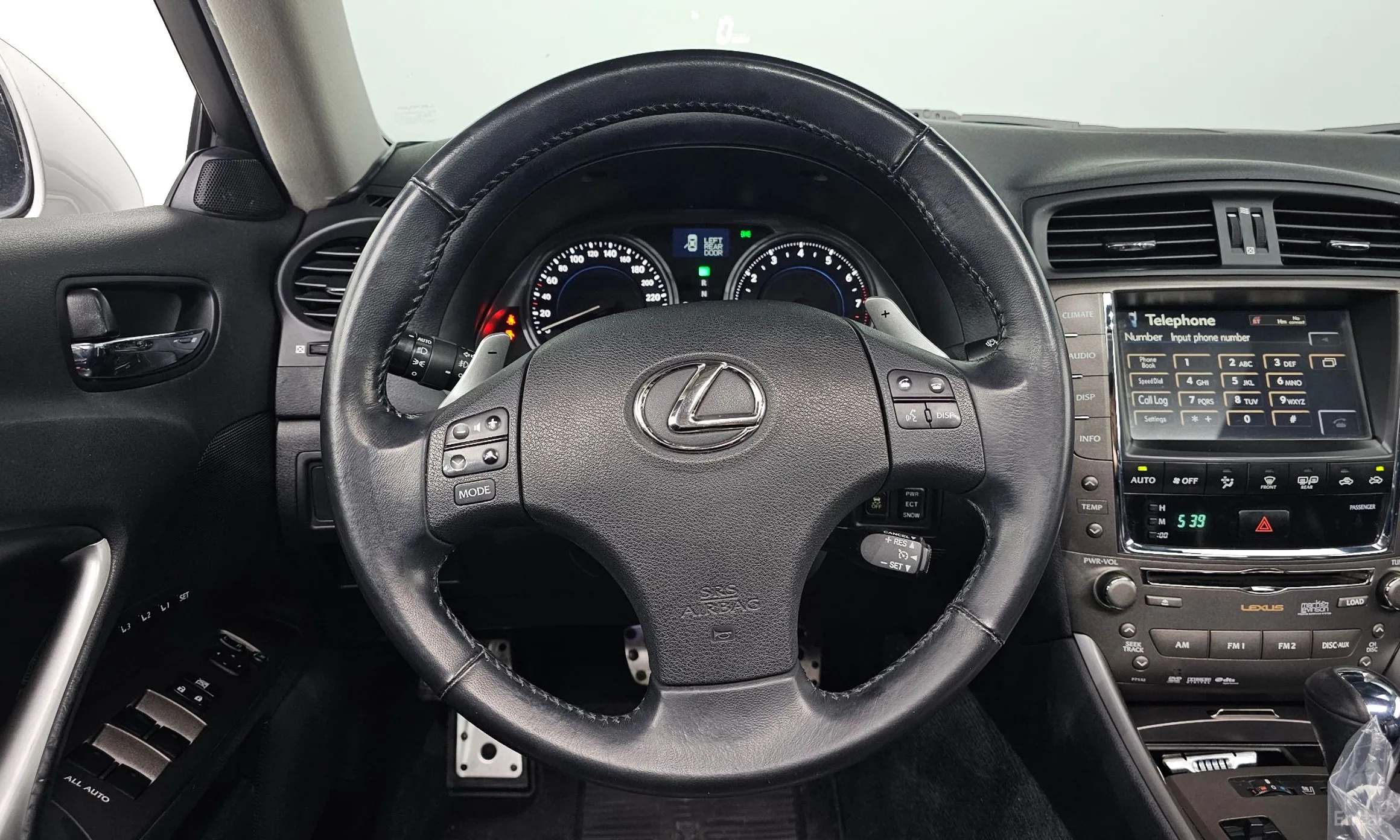Lexus IS250 превью 13