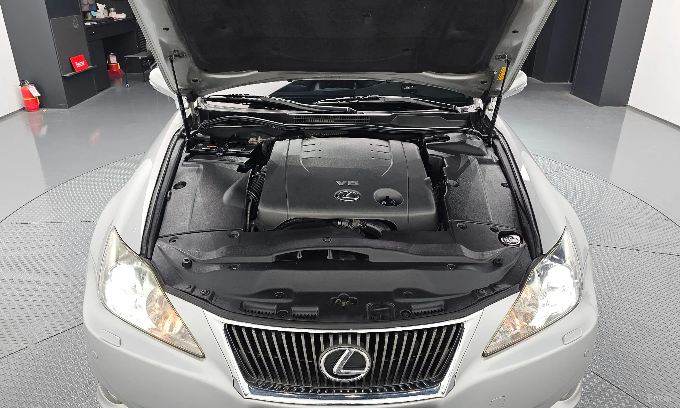 Lexus IS250 превью 6