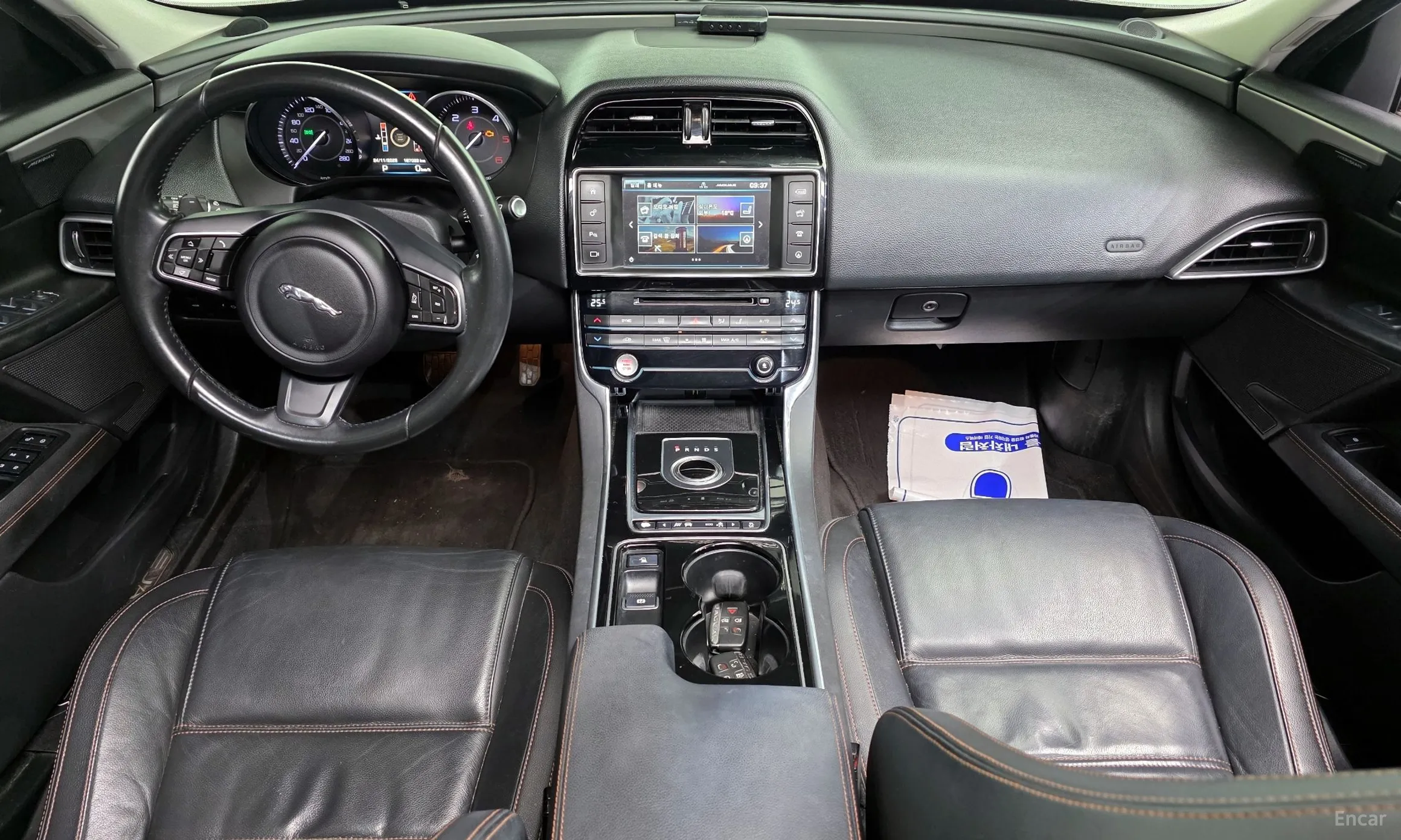 Jaguar XE превью 7
