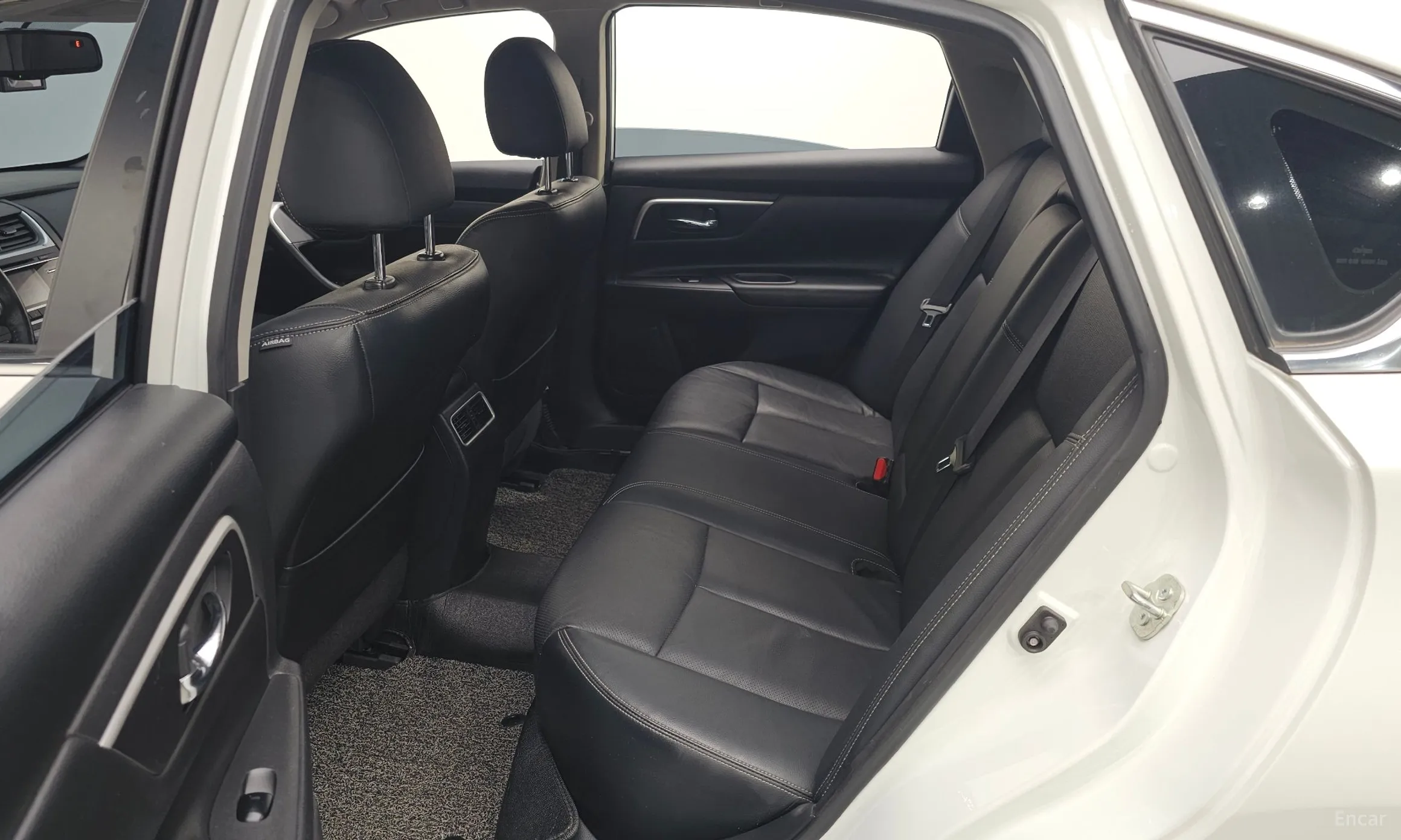 Nissan Altima превью 12
