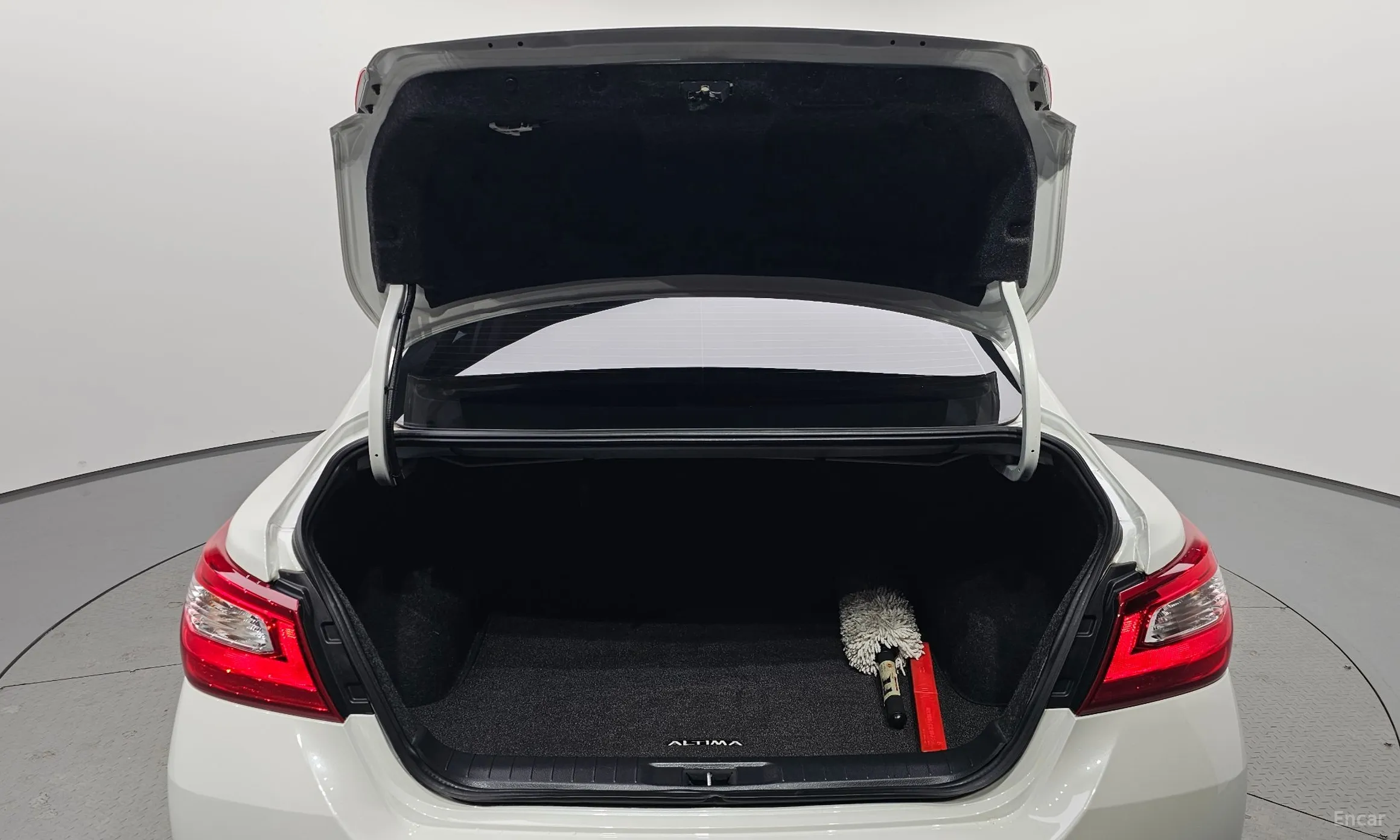 Nissan Altima превью 20