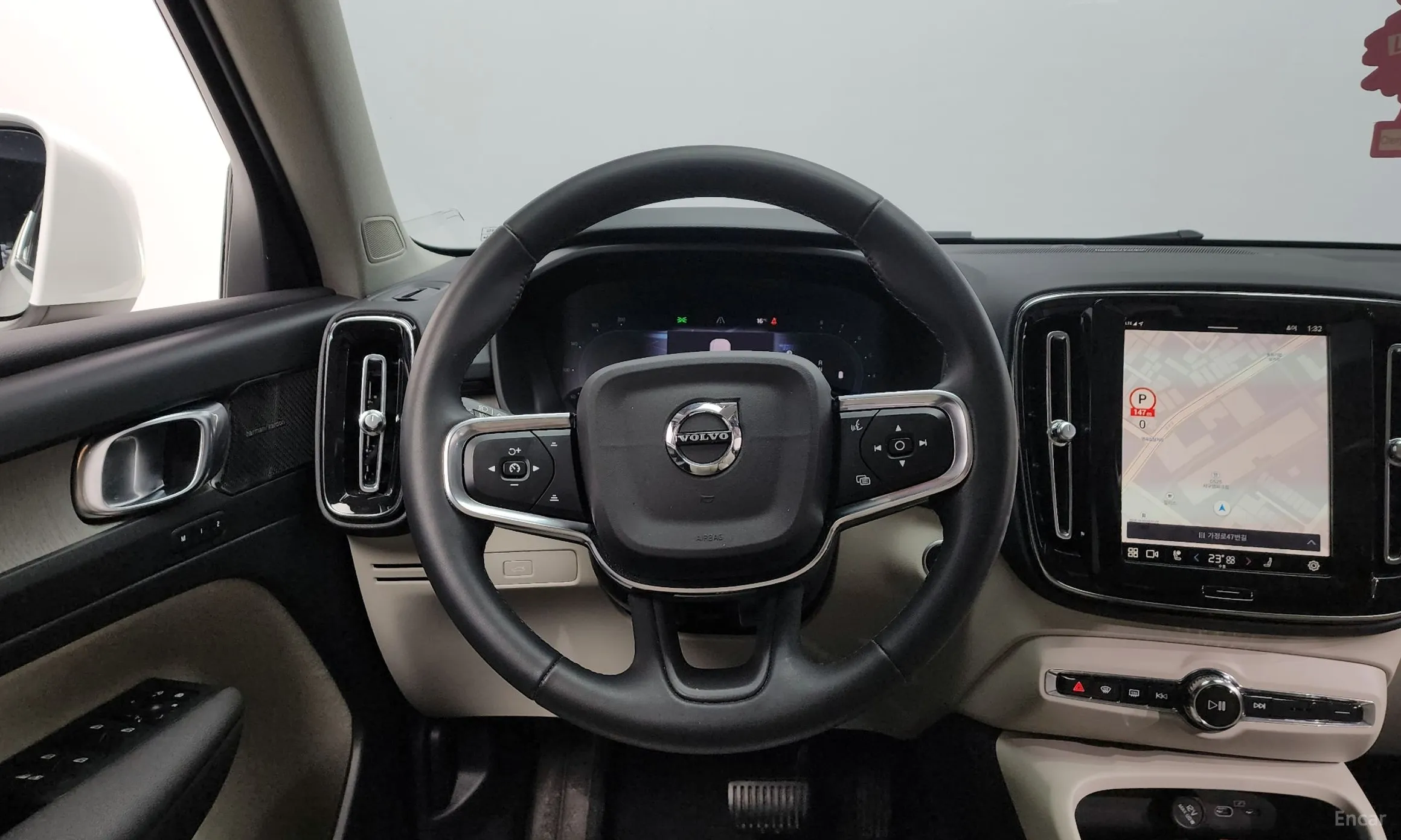 Volvo XC40 превью 13