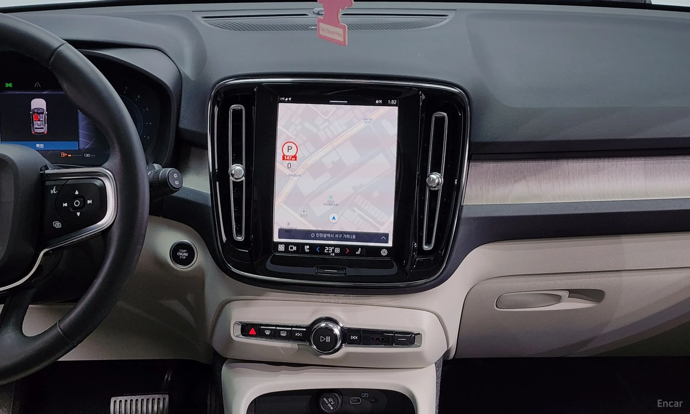 Volvo XC40 превью 14