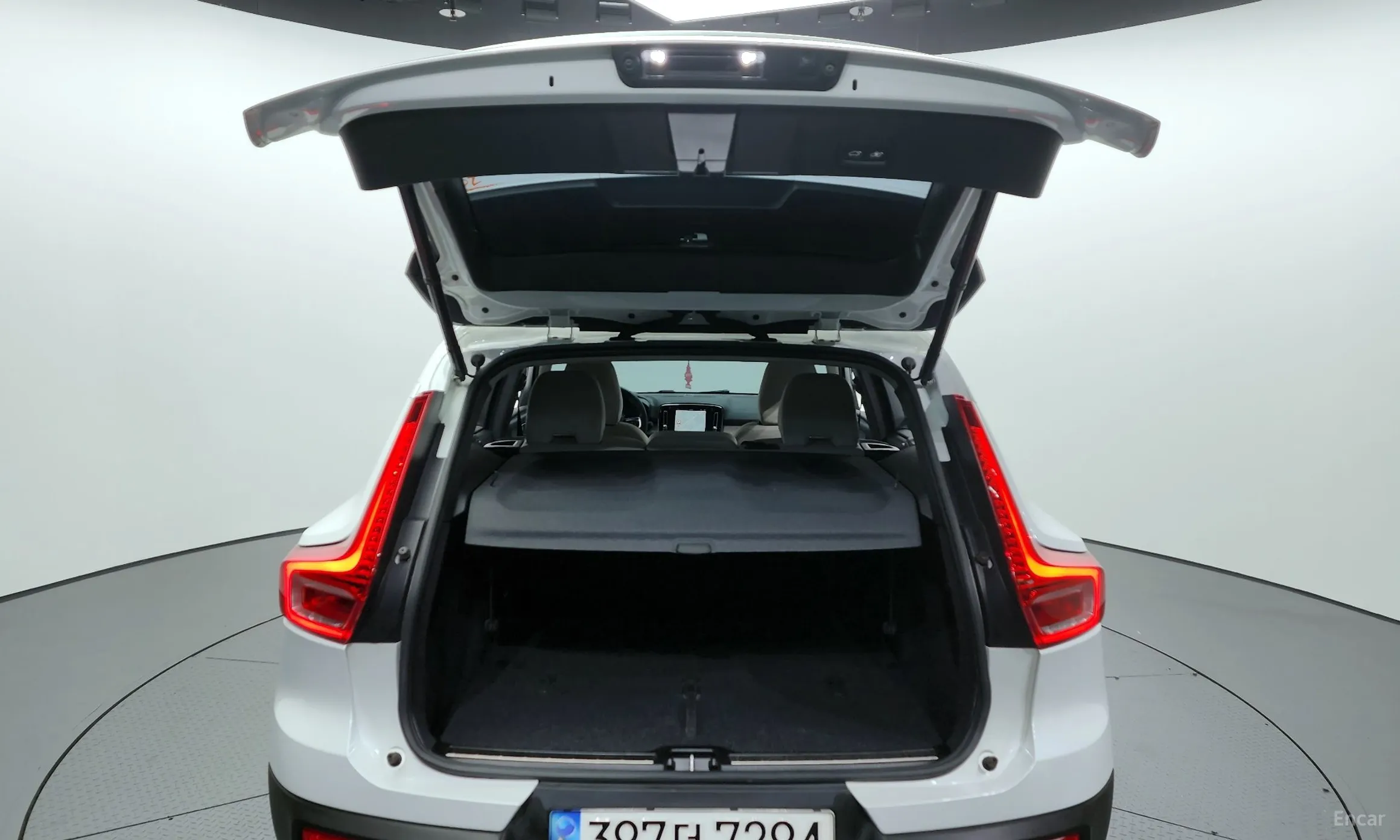 Volvo XC40 превью 20