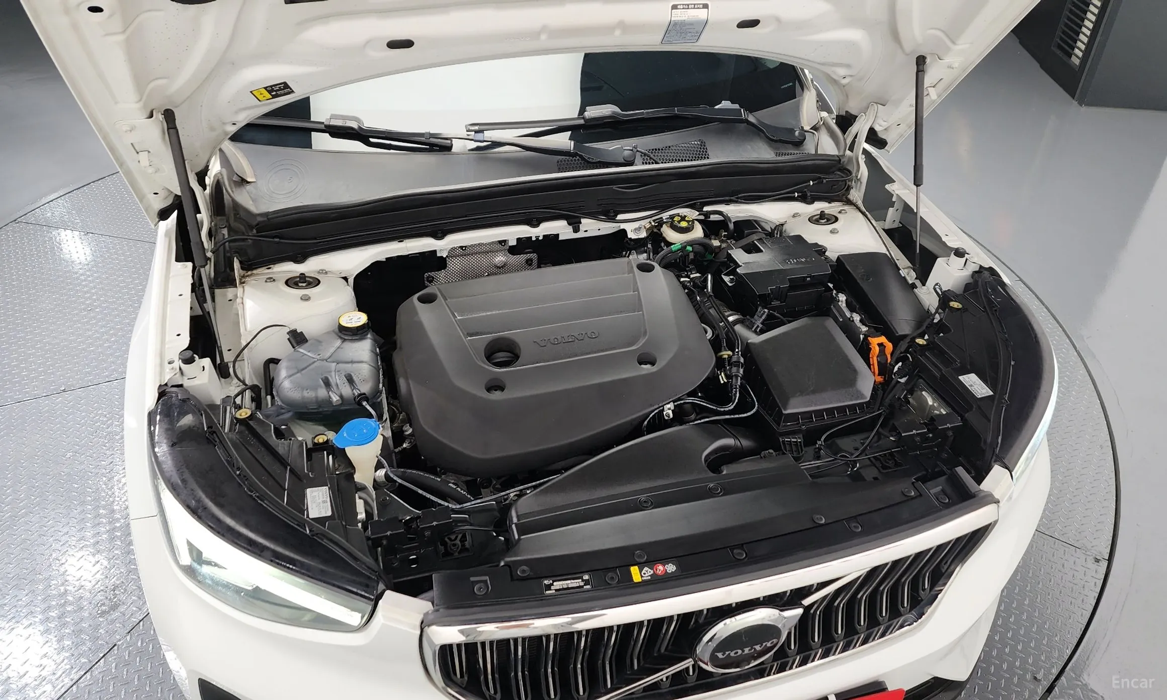 Volvo XC40 превью 6