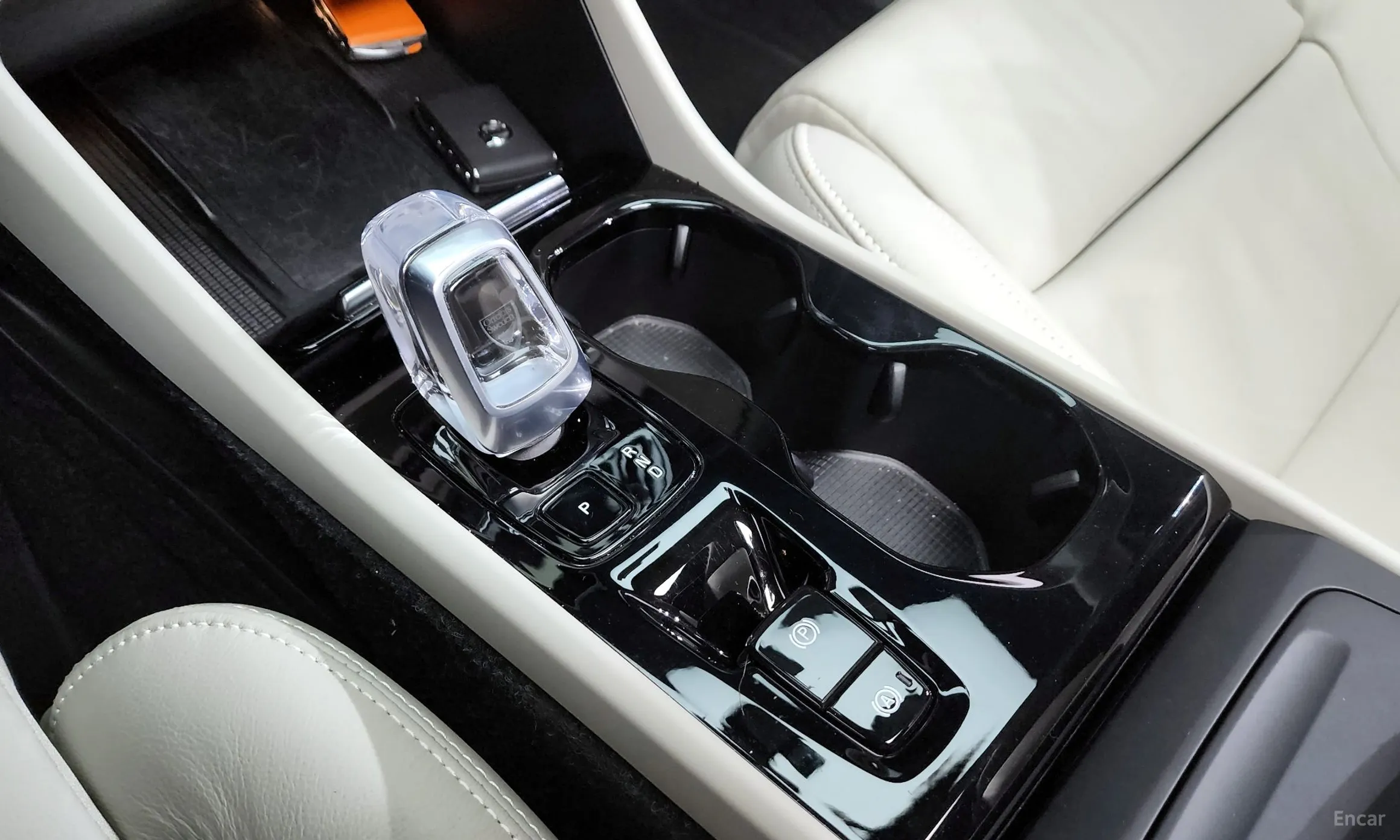 Volvo XC40 превью 9