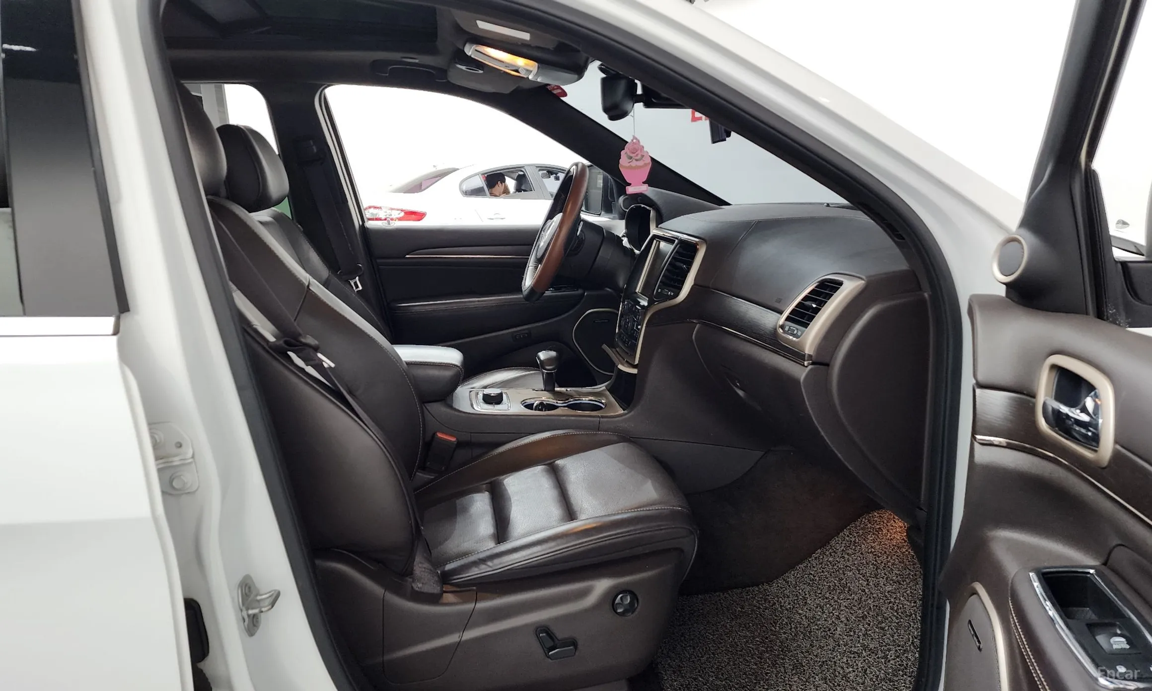 Jeep Grand Cherokee превью 11