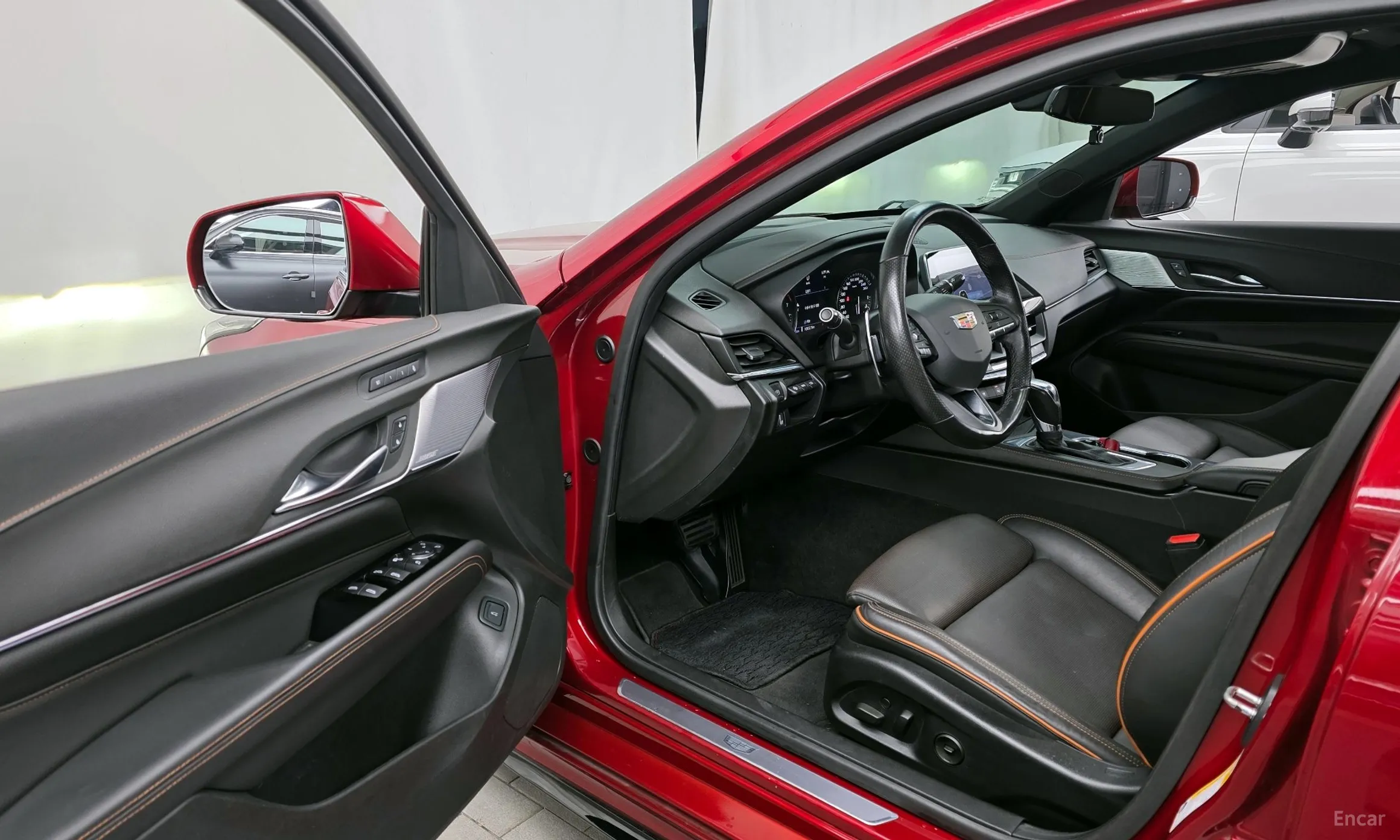 Cadillac CT4 превью 10