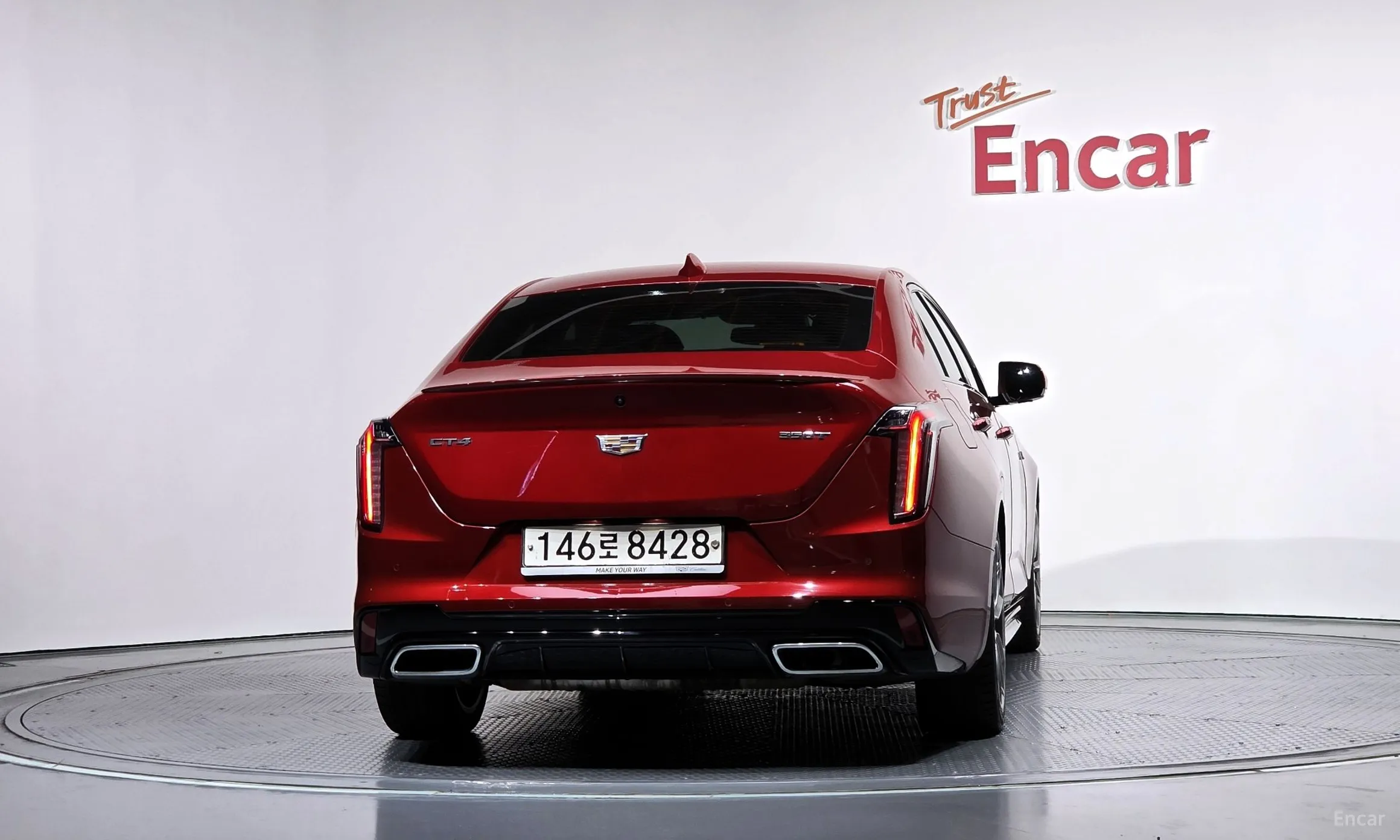 Cadillac CT4 превью 4