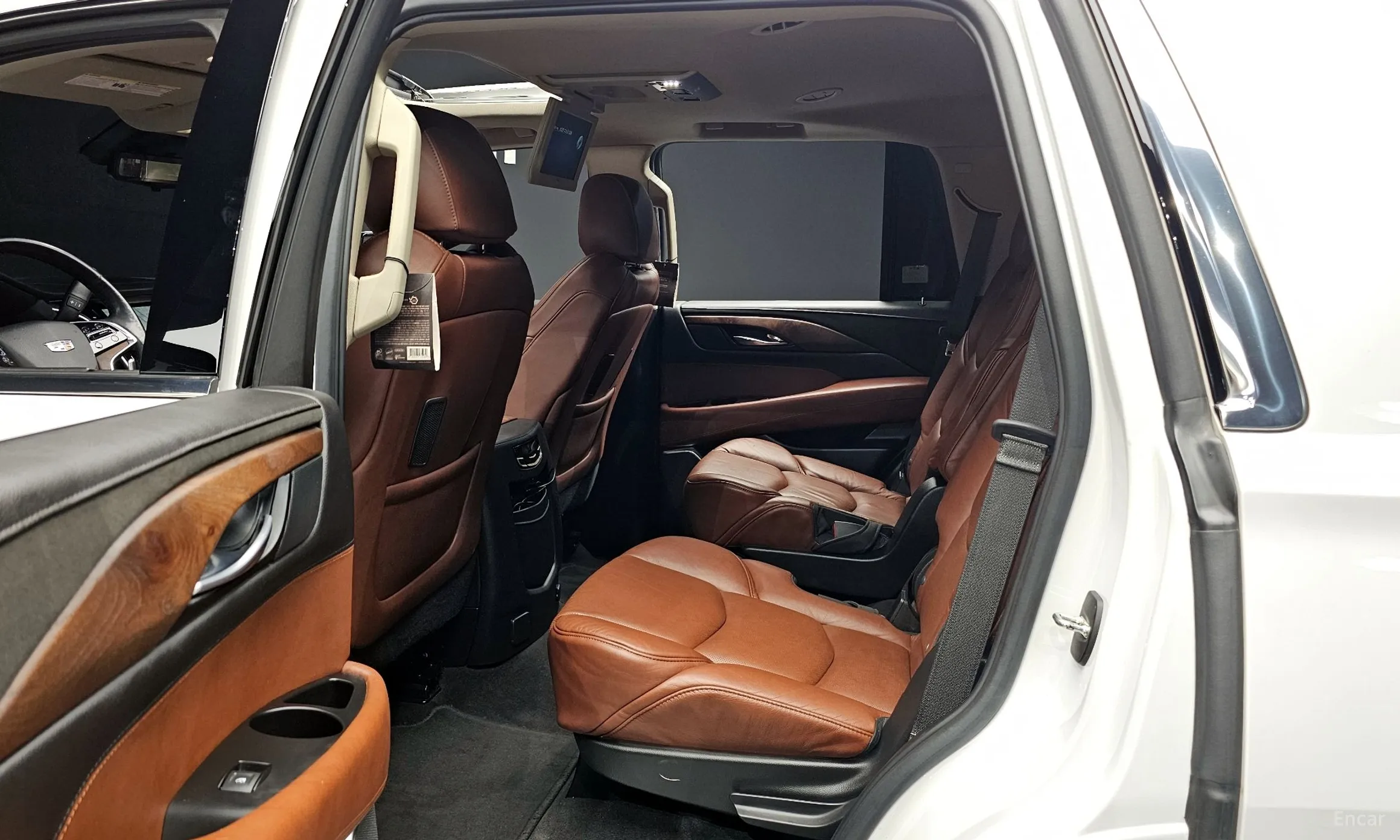 Cadillac Escalade превью 12