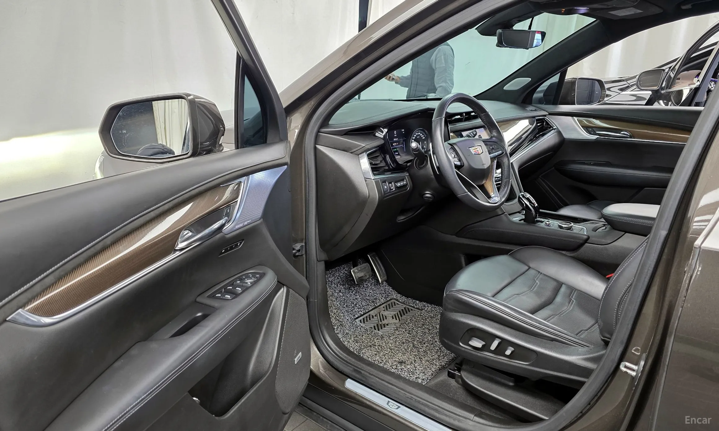 Cadillac XT6 превью 10