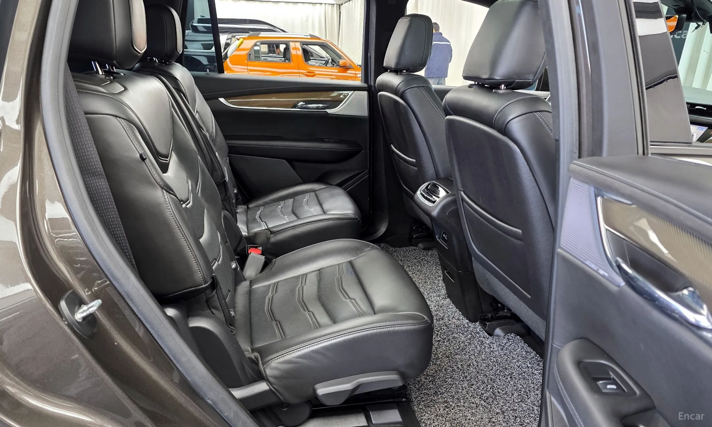 Cadillac XT6 превью 12