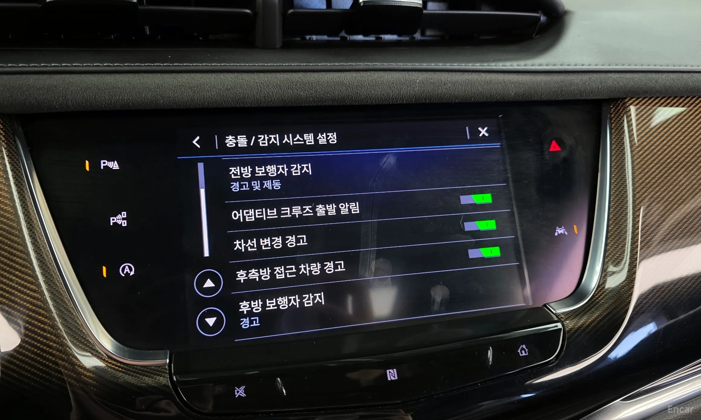 Cadillac XT6 превью 16