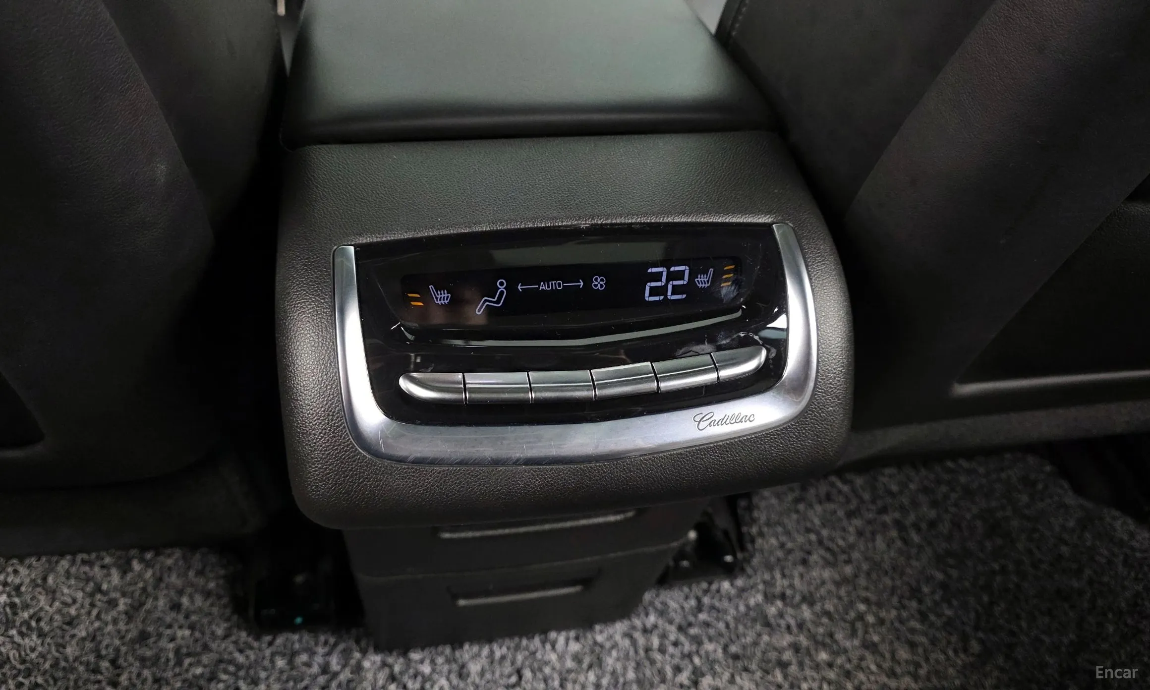 Cadillac XT6 превью 18