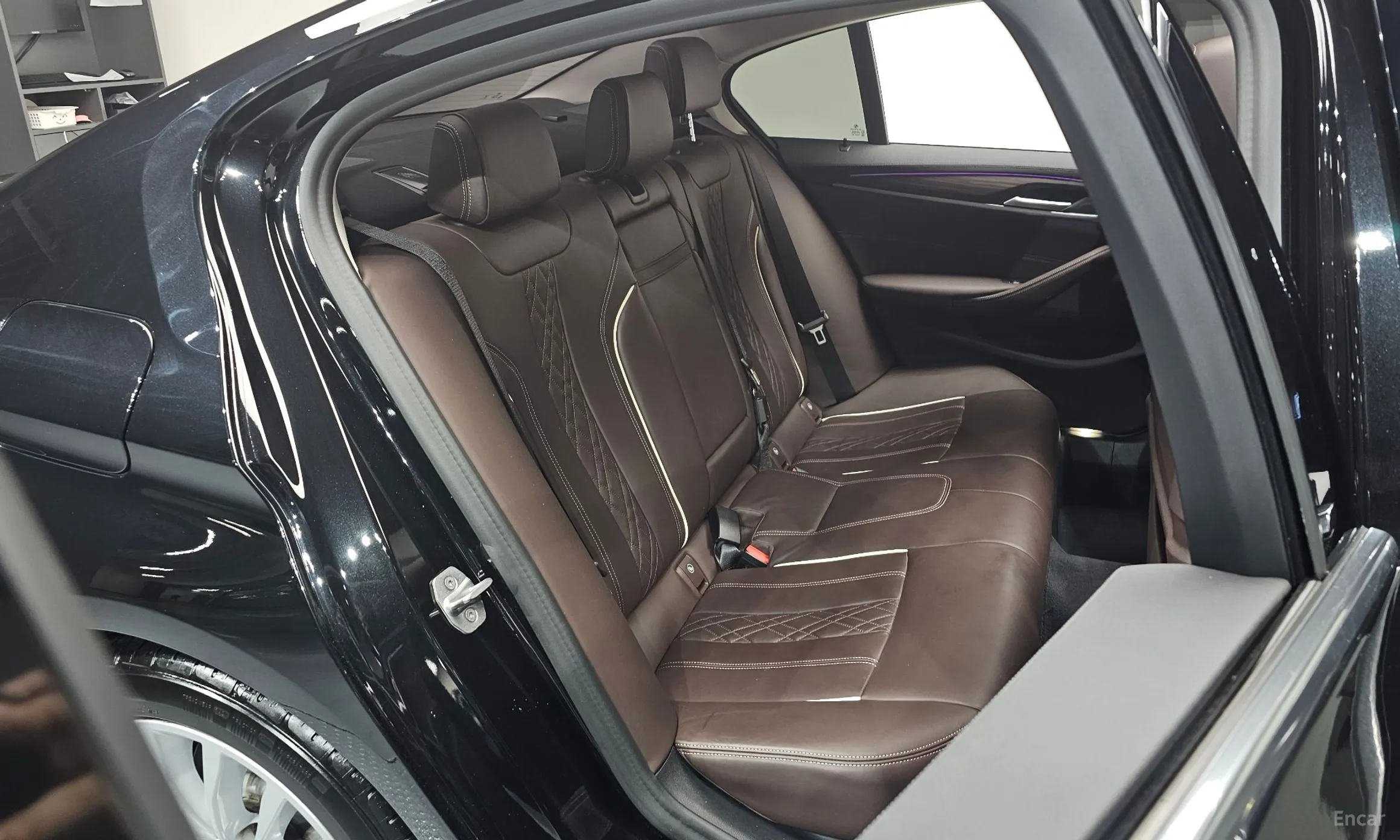 BMW 5 Series (G30) превью 11