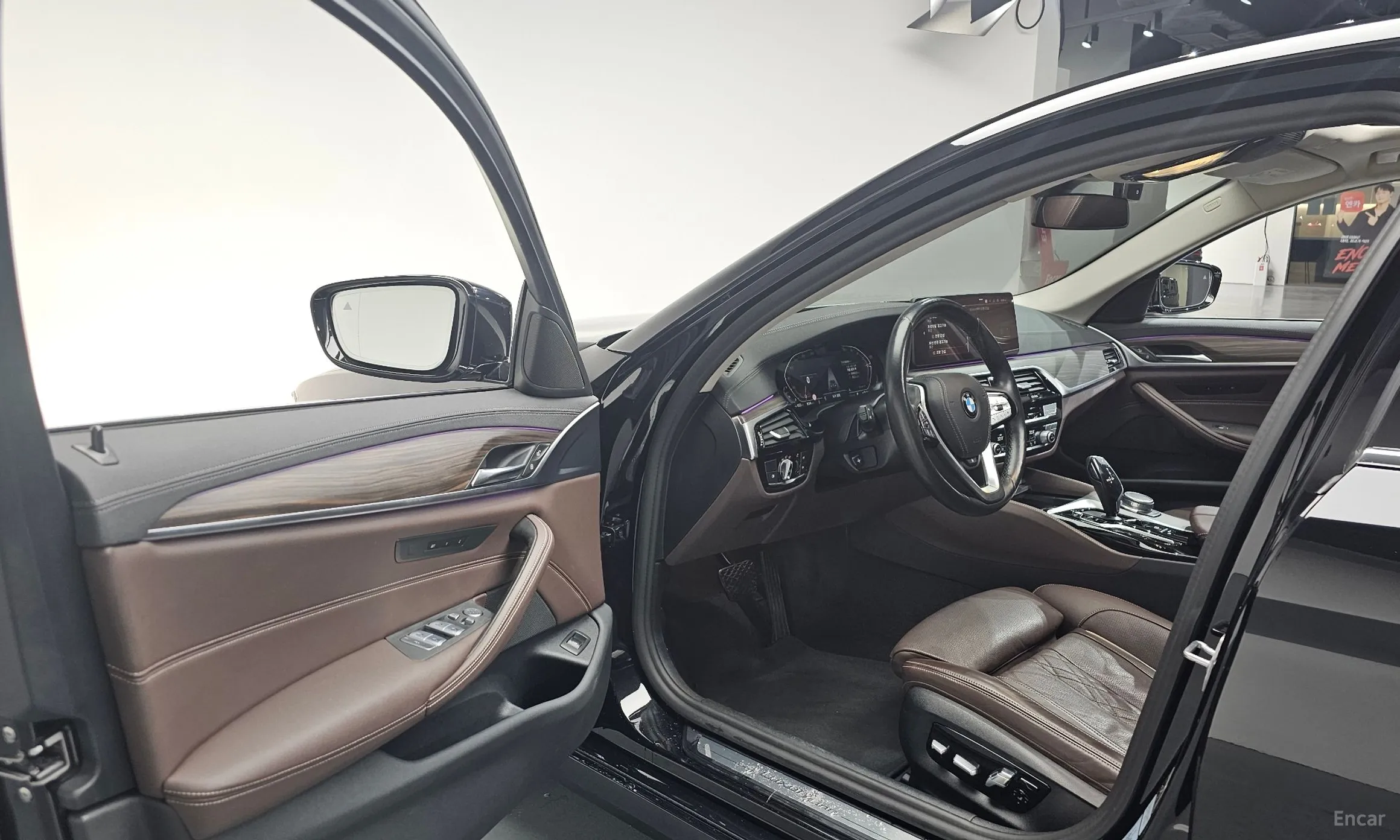 BMW 5 Series (G30) превью 12