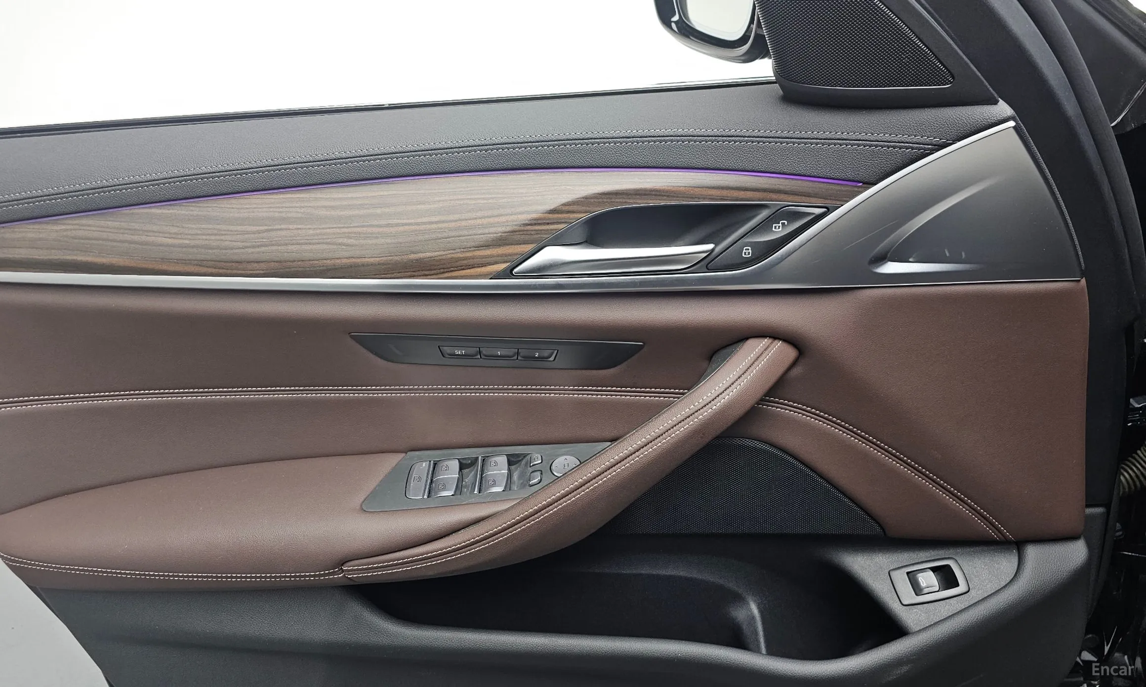 BMW 5 Series (G30) превью 18