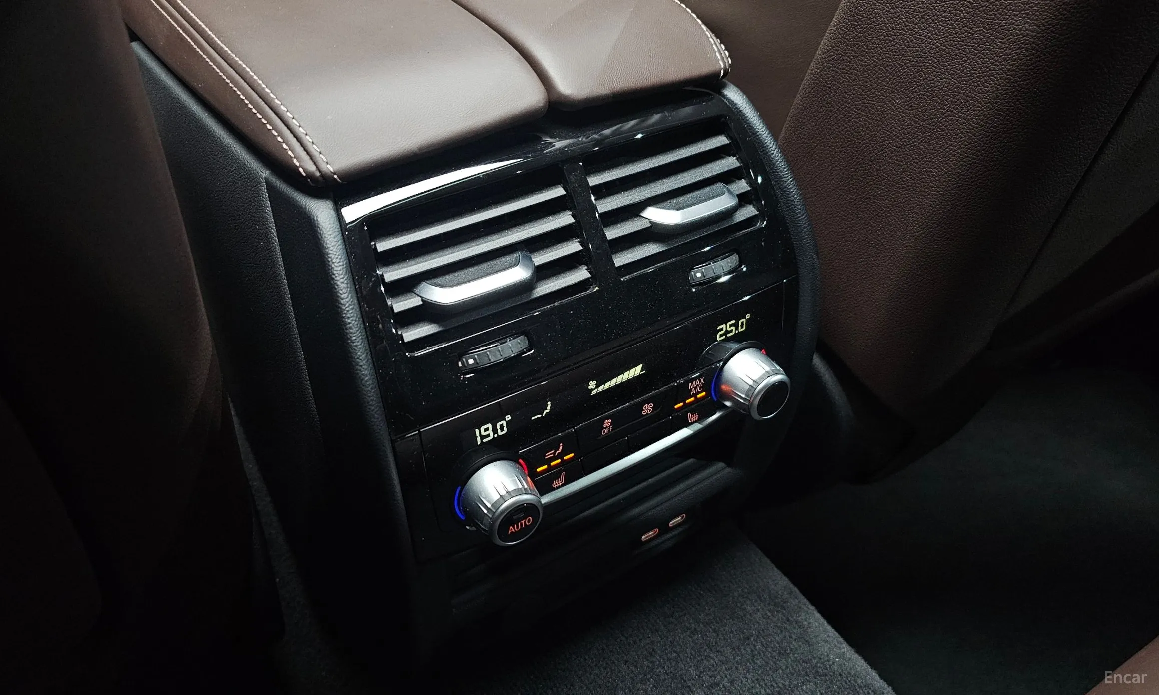 BMW 5 Series (G30) превью 19