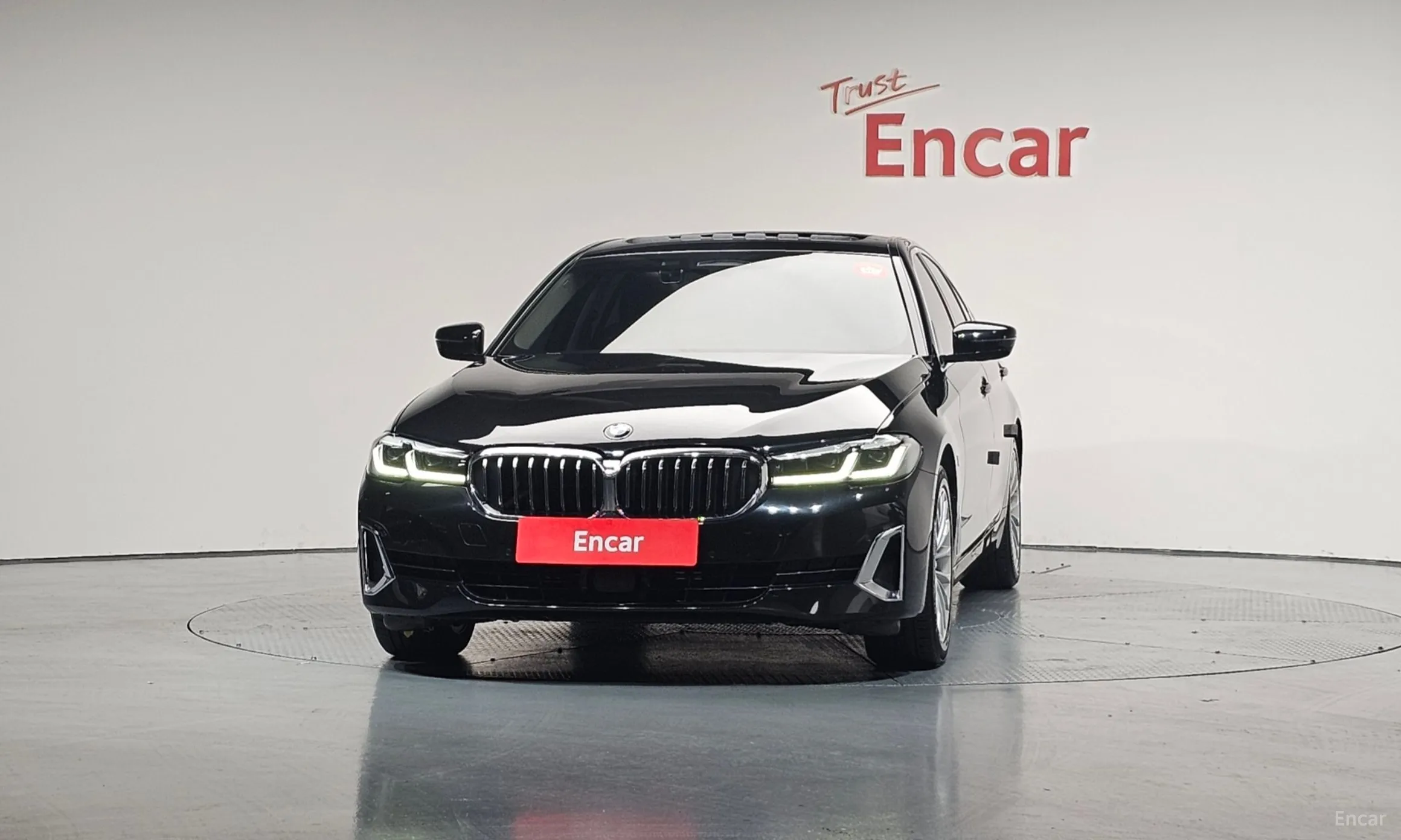 BMW 5 Series (G30) превью 3